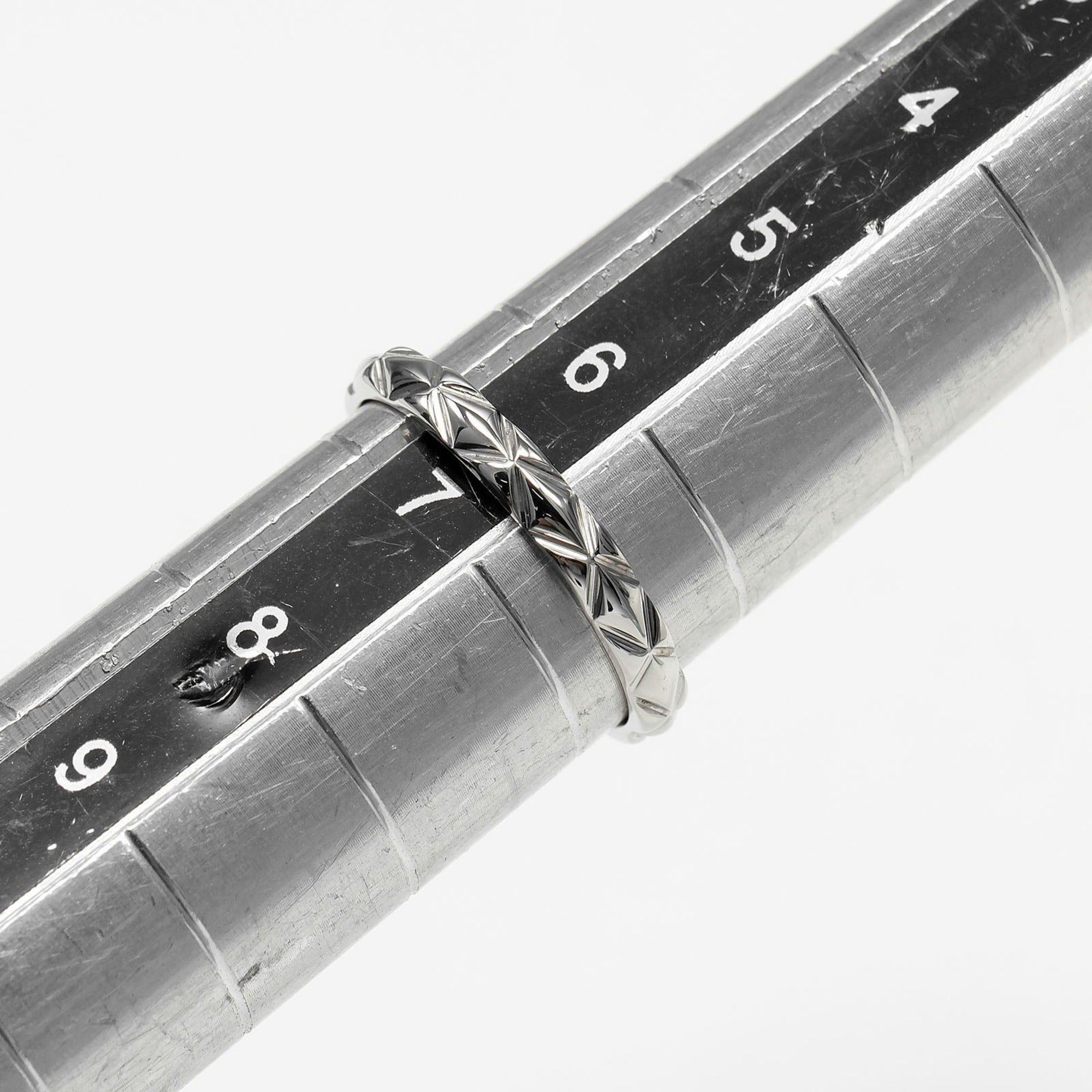 Chanel Platinum 950 Band Ring (Pre-Owned)
