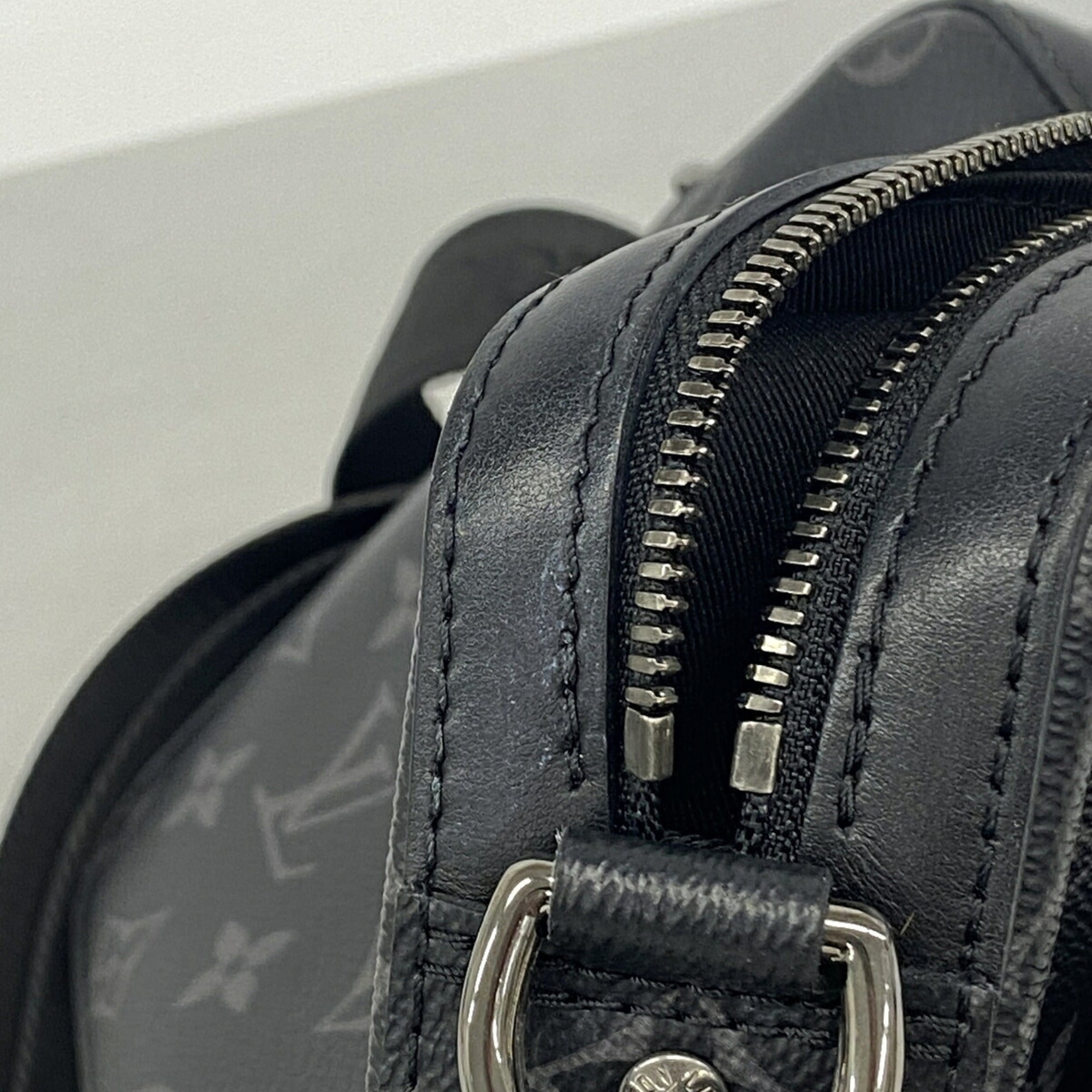 Louis Vuitton Black Gray Shoulder Bag (Pre-Owned)