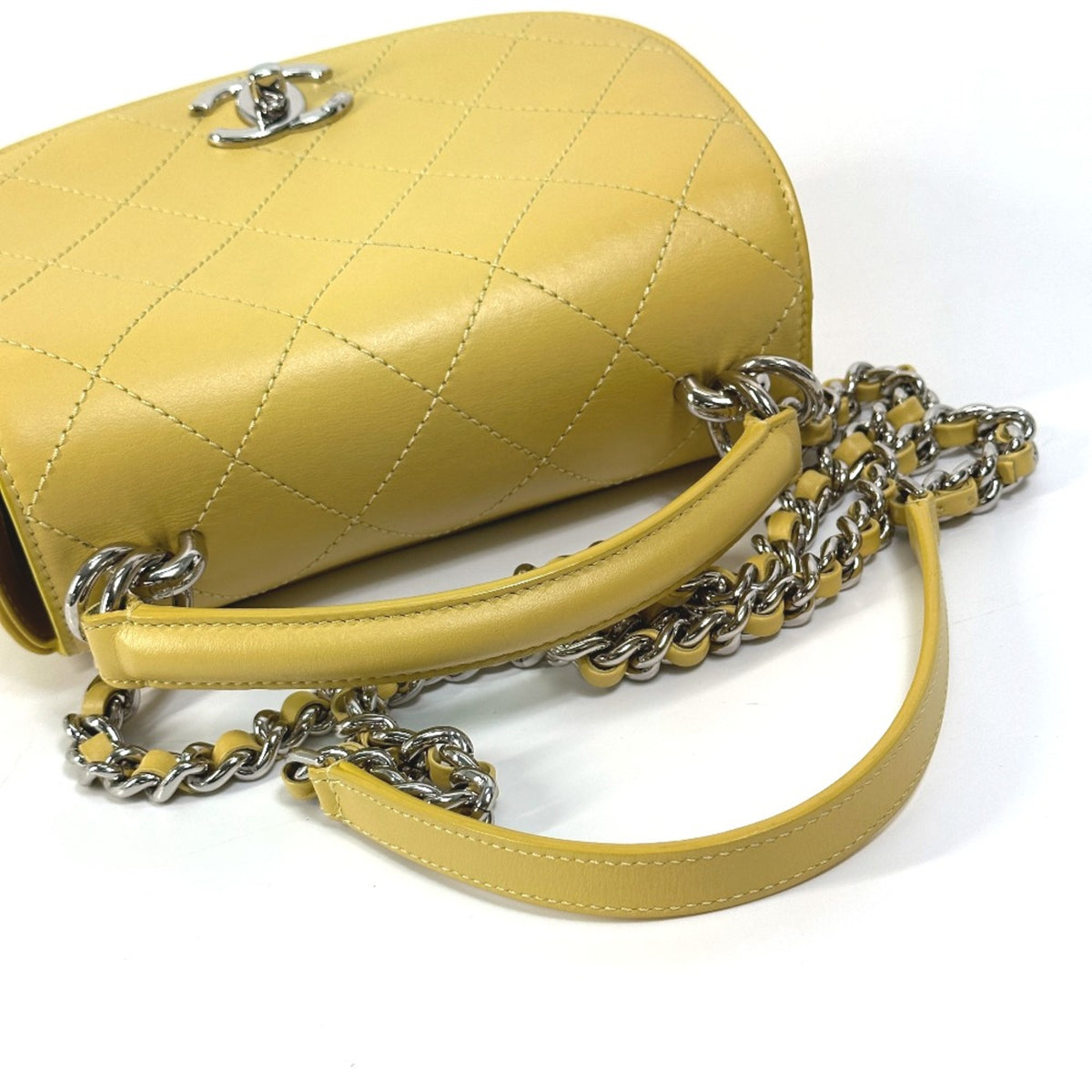 Chanel Yellow Leather Shoulder Bag (Pre-Owned)