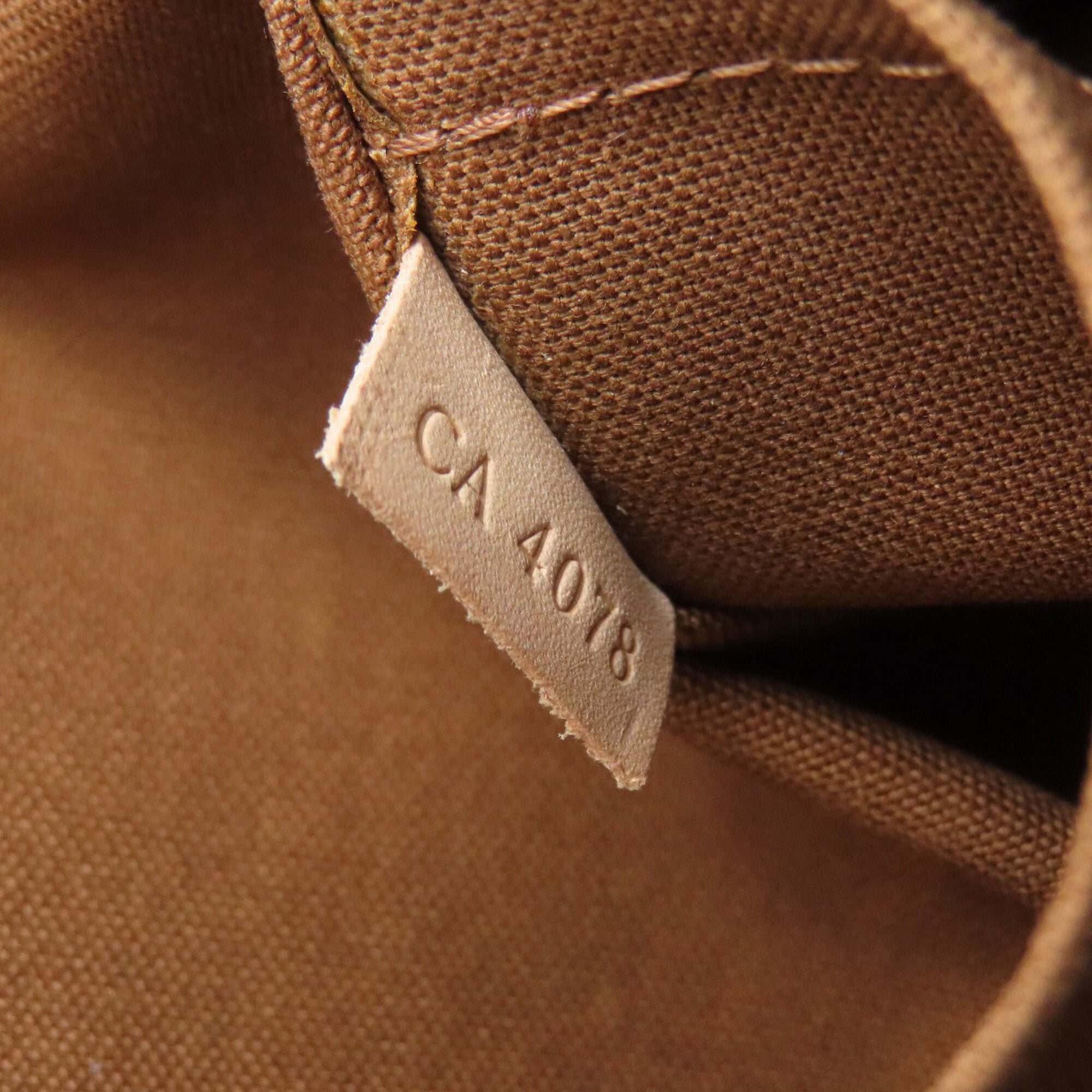 Louis Vuitton Monogram Monogram Shoulder Bag (Pre-Owned)