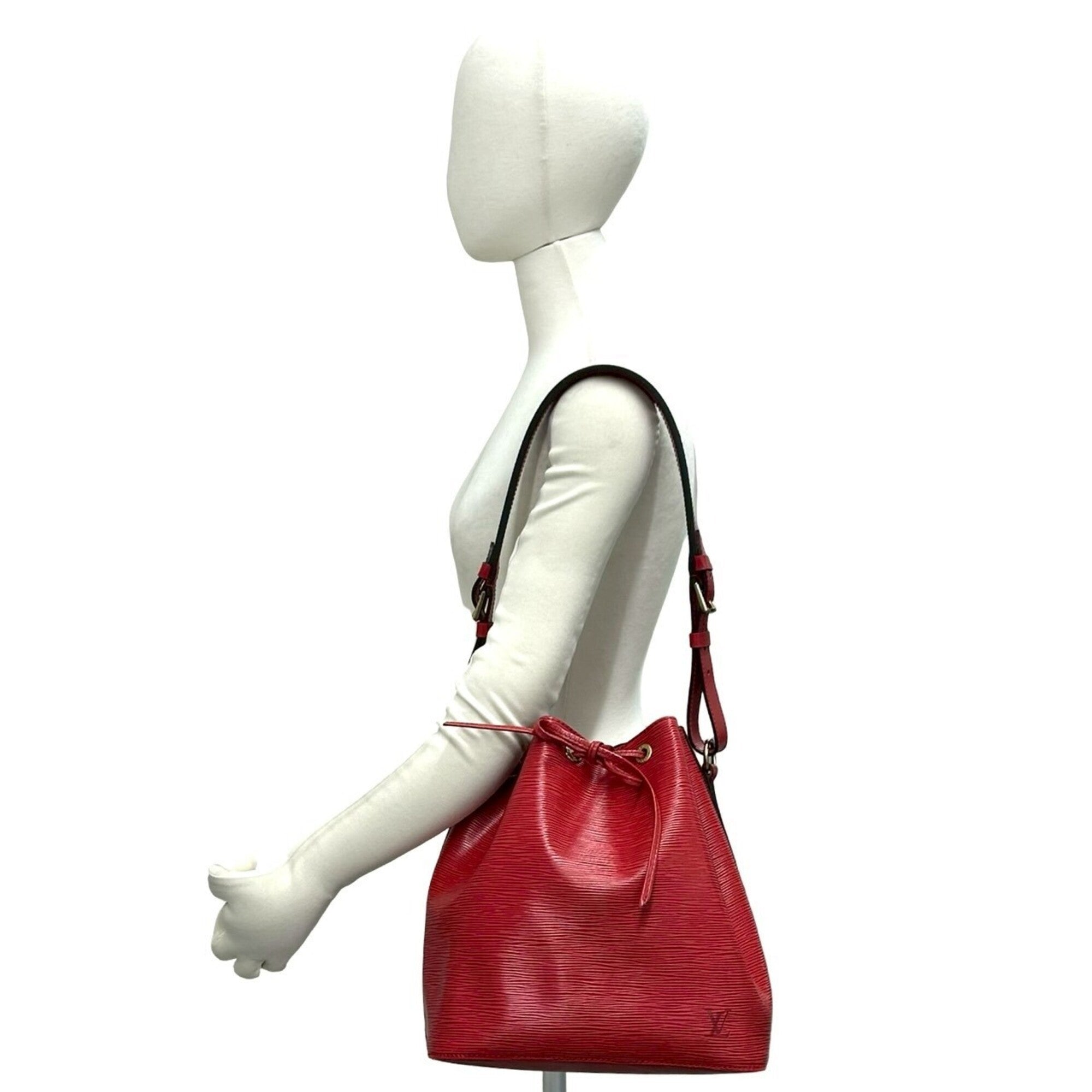 Louis Vuitton Red Color Leather Shoulder Bag (Pre-Owned)