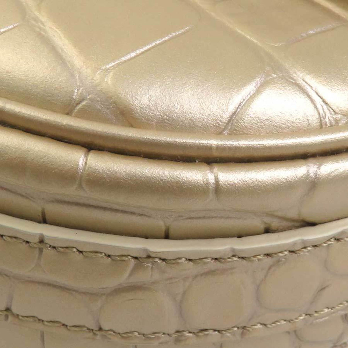 Mcm Gold Leather Shoulder Bag (Pre-Owned)