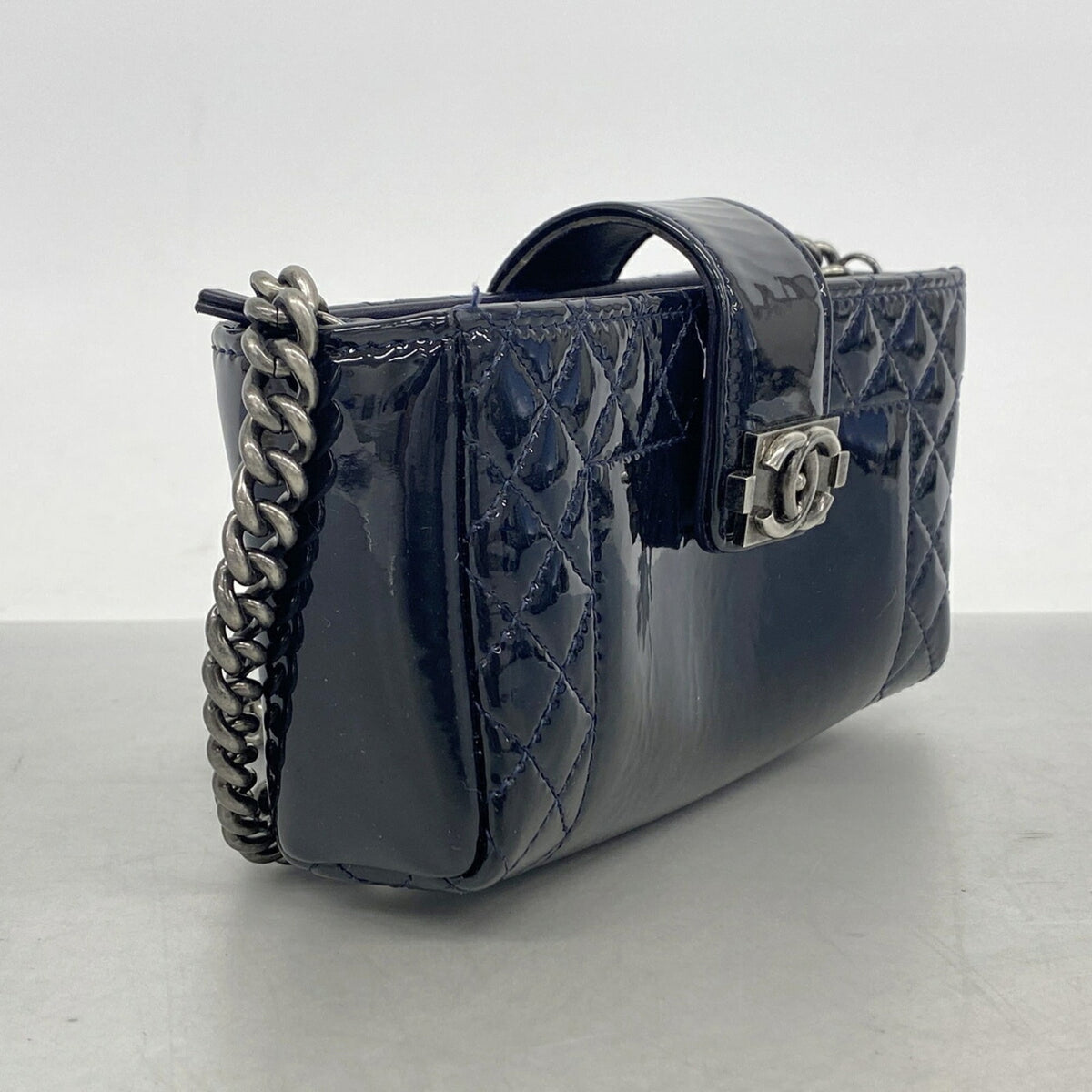 Chanel Navy Patent Leather Shoulder Bag (Pre-Owned)