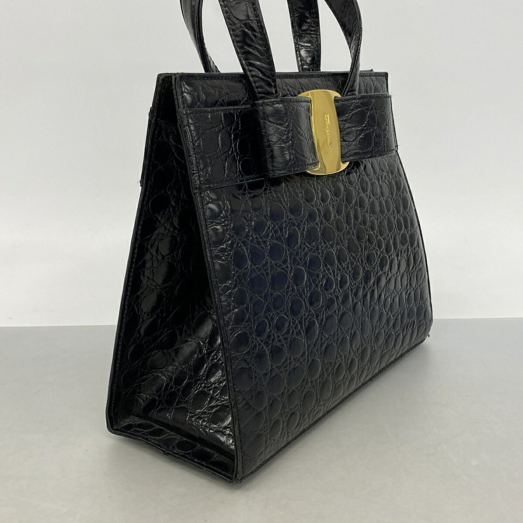 Salvatore Ferragamo Black Leather Handbag (Pre-Owned)