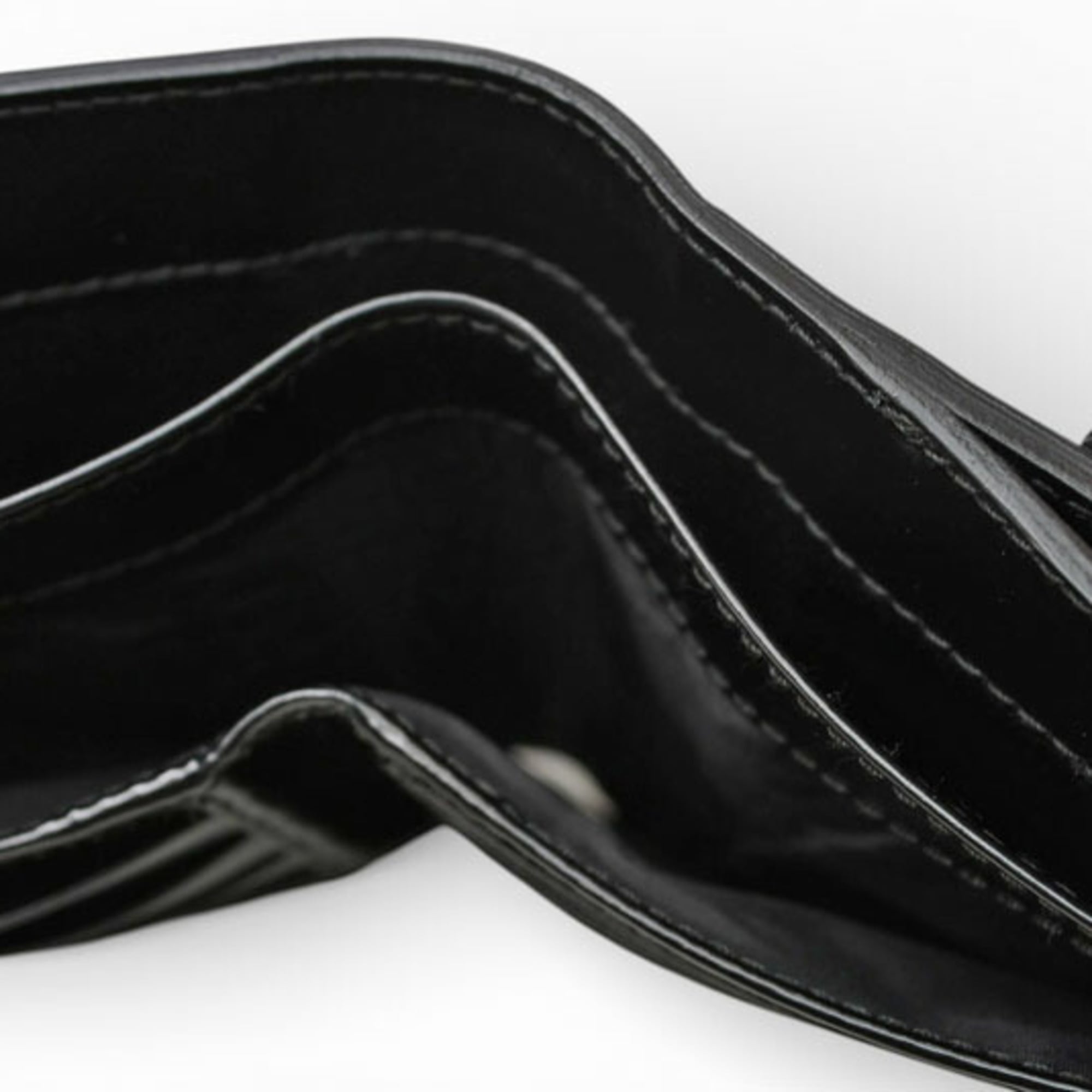Gucci Black Leather Wallet (Bi-Fold) (Pre-Owned)