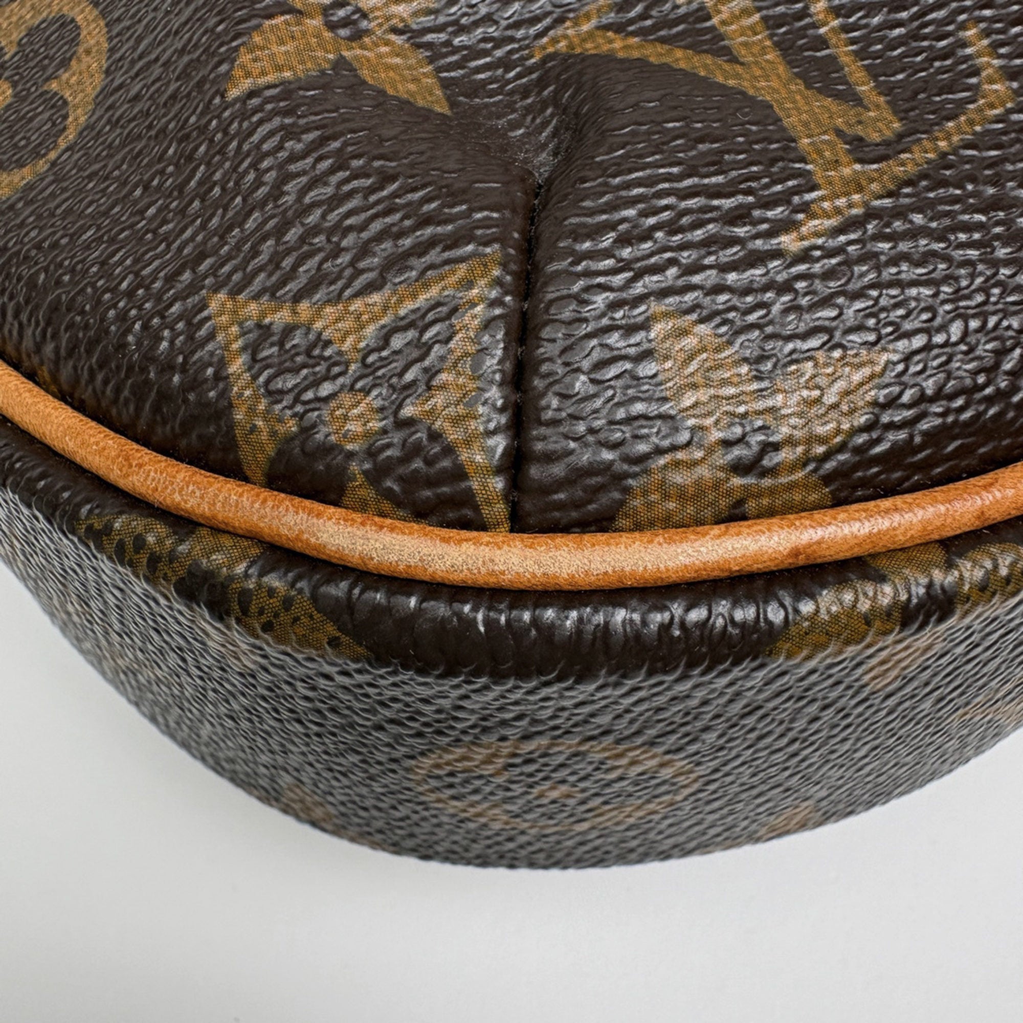 Louis Vuitton Brown Monogram Shoulder Bag (Pre-Owned)