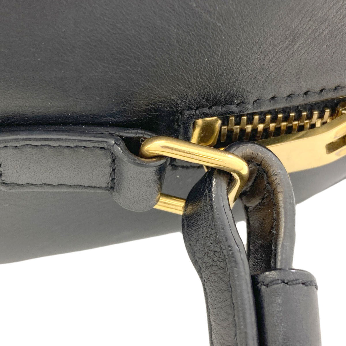 Yves Saint Laurent Black Leather Handbag (Pre-Owned)