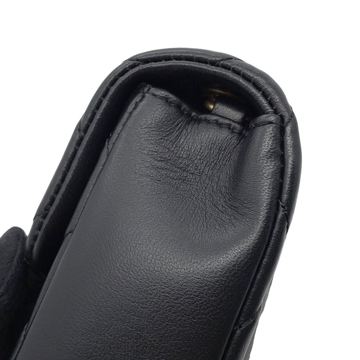Chanel Black Leather Shoulder Bag (Pre-Owned)