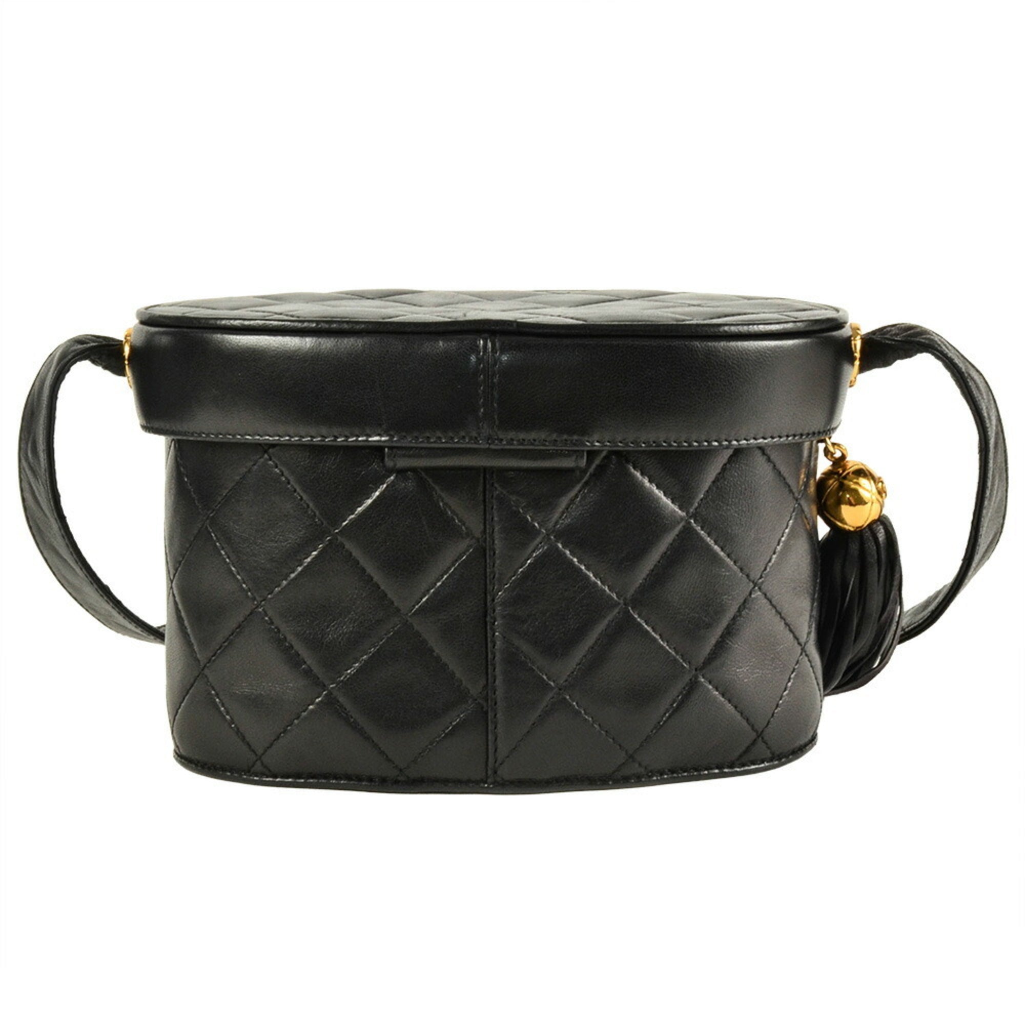 Chanel Matelasse Black Leather Shoulder Bag (Pre-Owned)