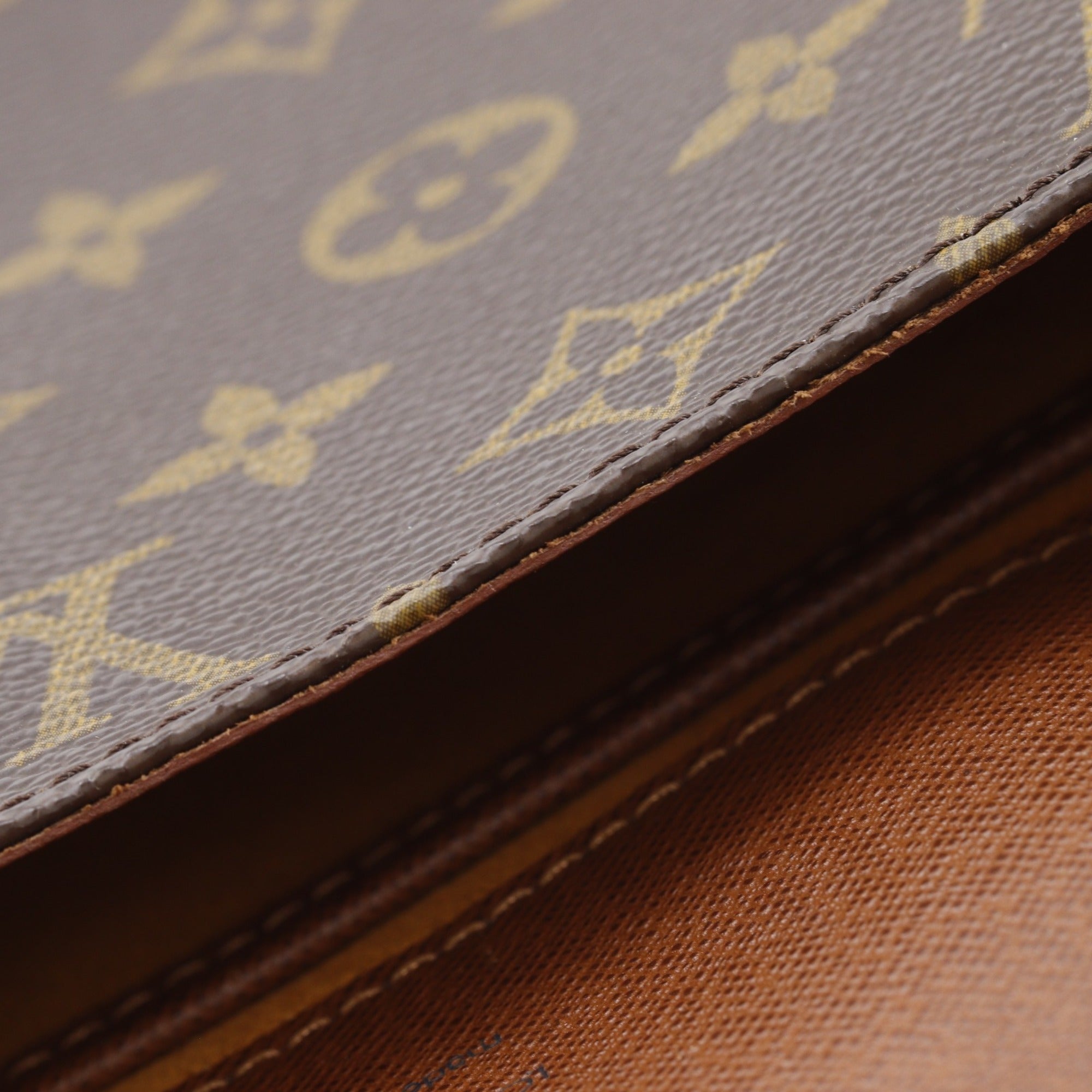 Louis Vuitton Brown Monogram Monogram Shoulder Bag (Pre-Owned)