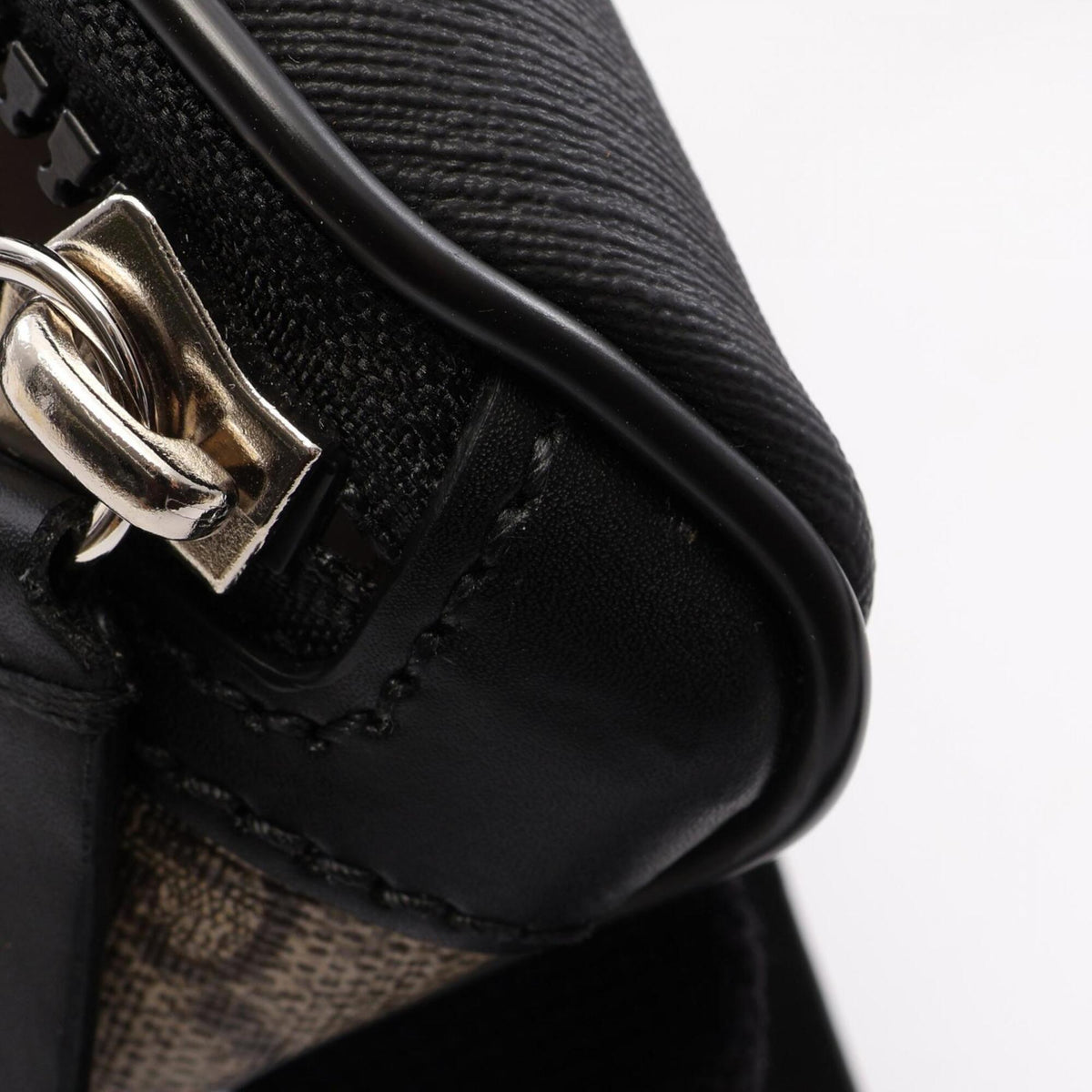 Gucci Beige Black Pvc Leather Fanny Pack Handbag (Pre-Owned)