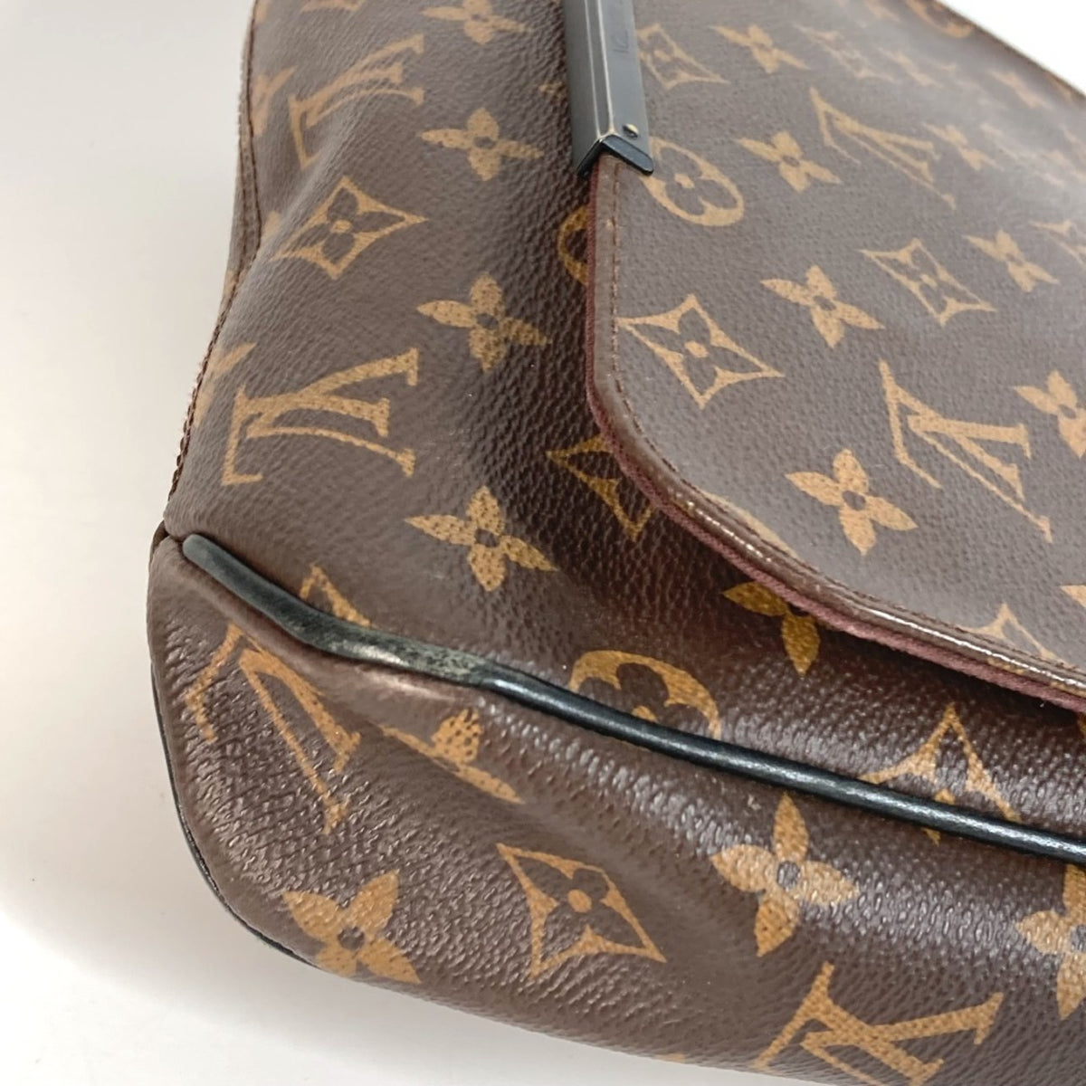 Louis Vuitton Black Brown Monogram Messenger Bag Shoulder Bag (Pre-Owned)
