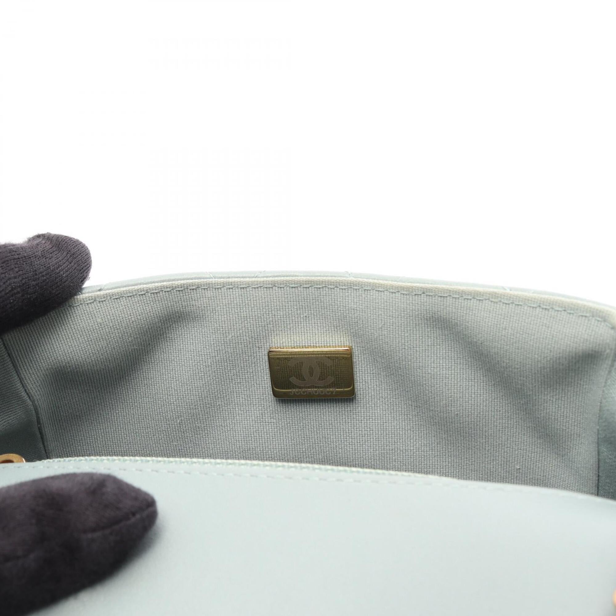 Chanel Green Leather Handbag Shoulder Bag (Pre-Owned)