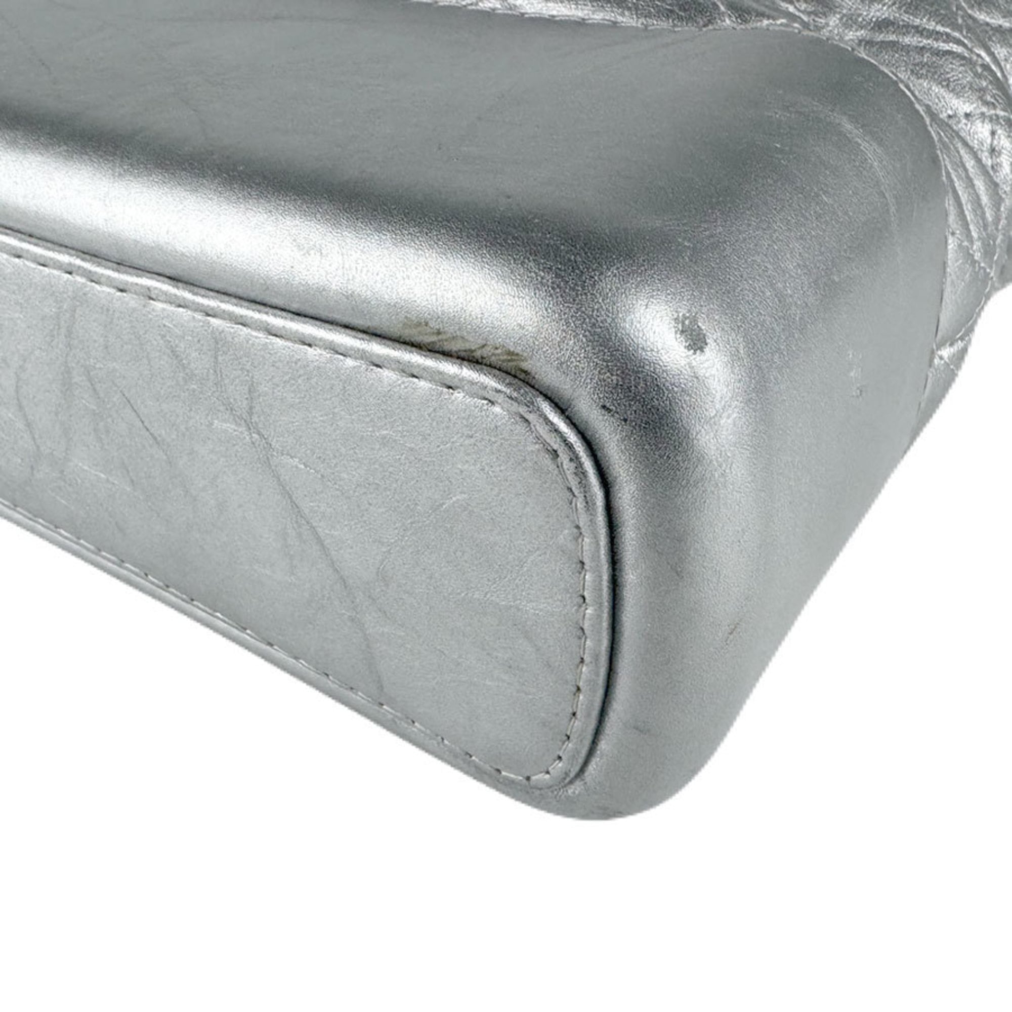 Chanel Silver Leather Shoulder Bag (Pre-Owned)