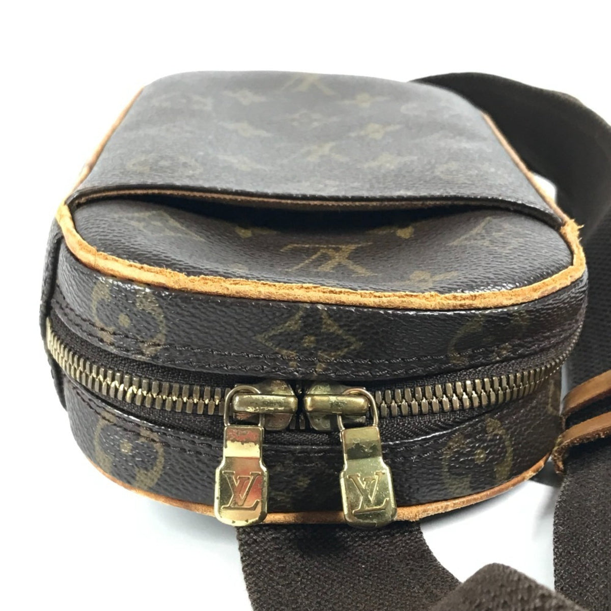 Louis Vuitton Brown Monogram Pochette Shoulder Bag Sling Bag (Pre-Owned)