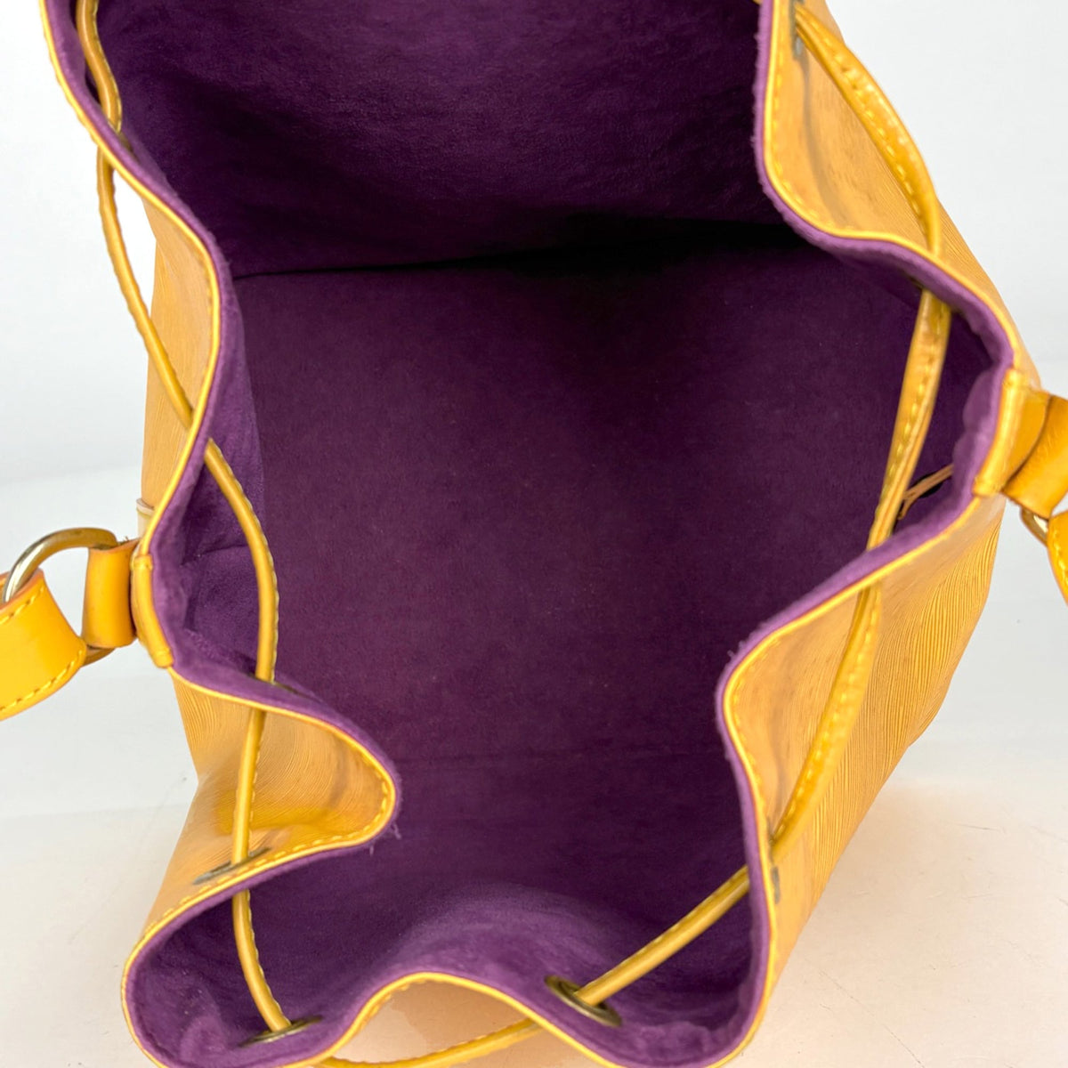 Louis Vuitton Yellow Epi Leather Shoulder Bag (Pre-Owned)