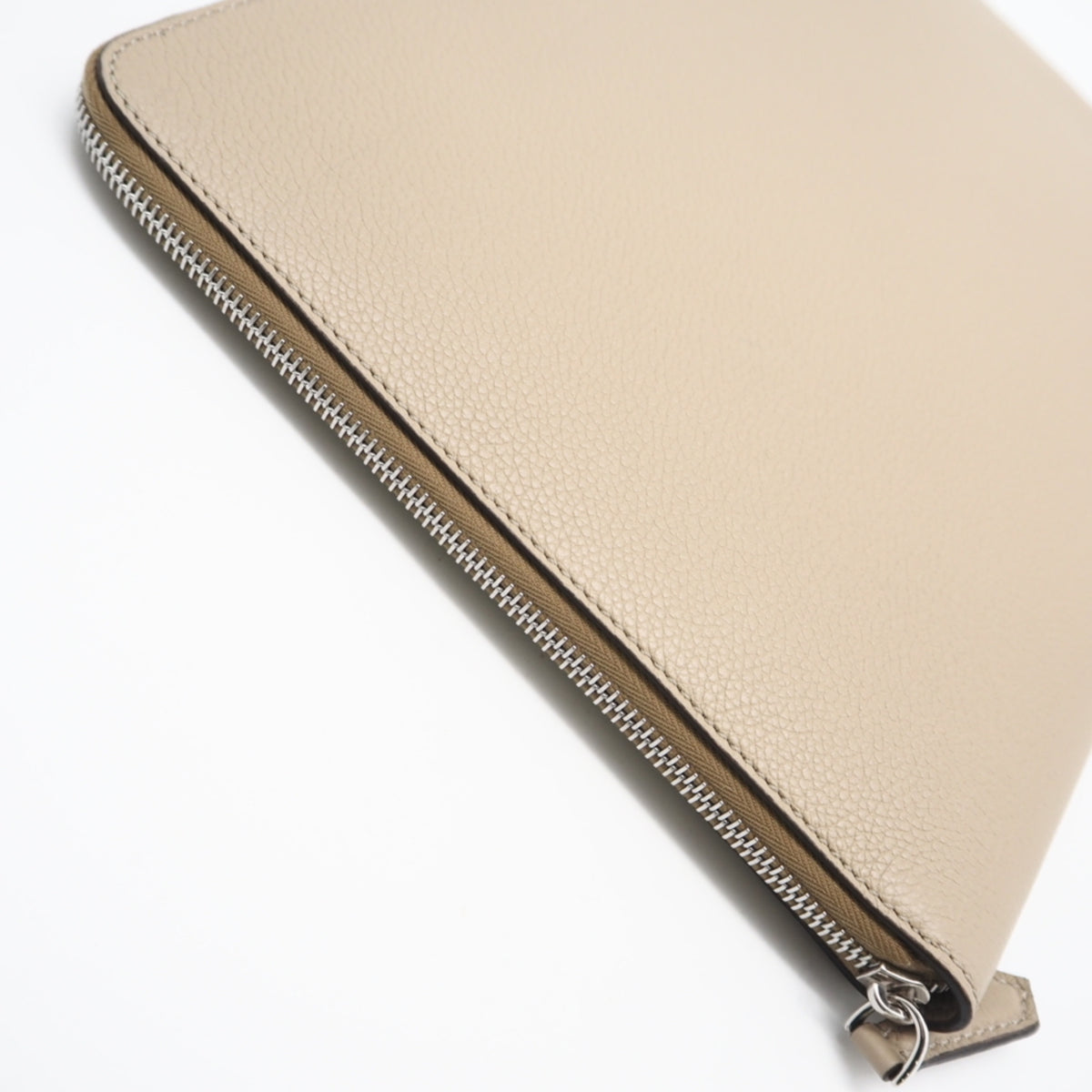 Fendi Beige Leather Clutch Bag (Pre-Owned)