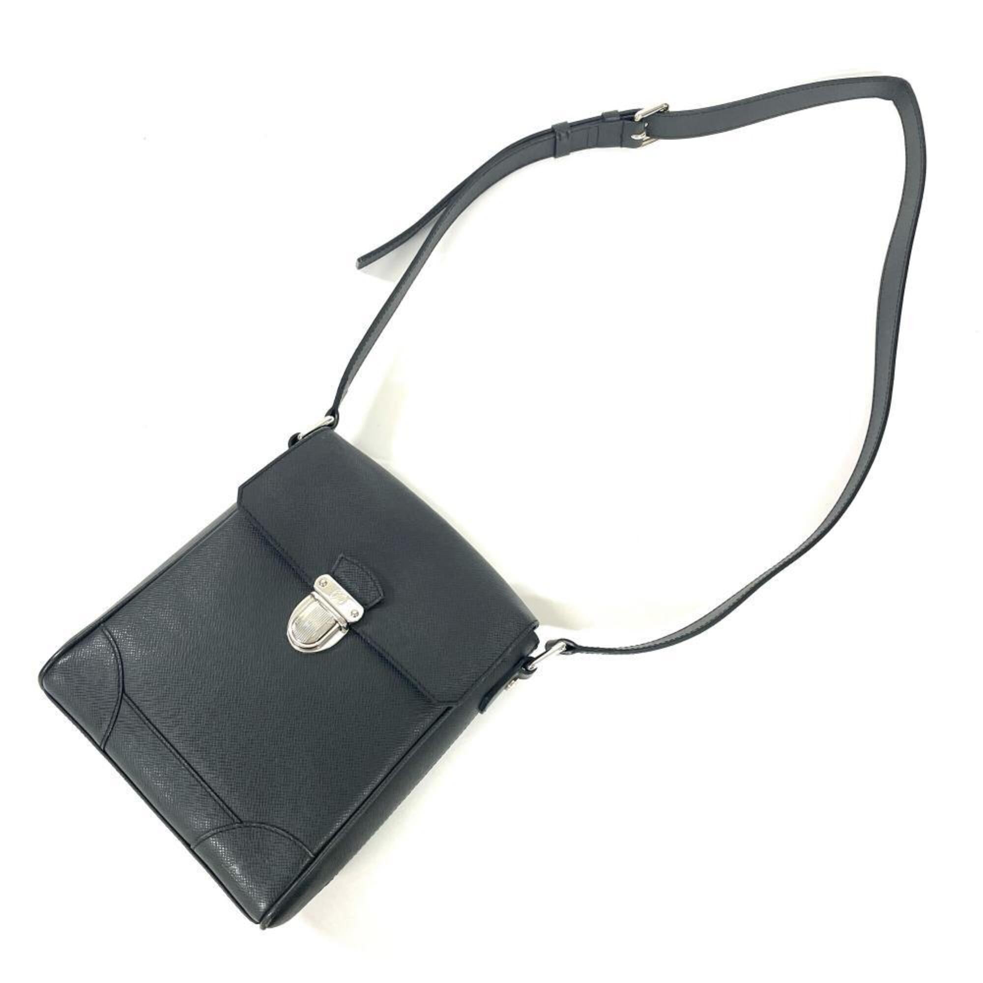 Louis Vuitton Black Taiga Leather Shoulder Bag (Pre-Owned)