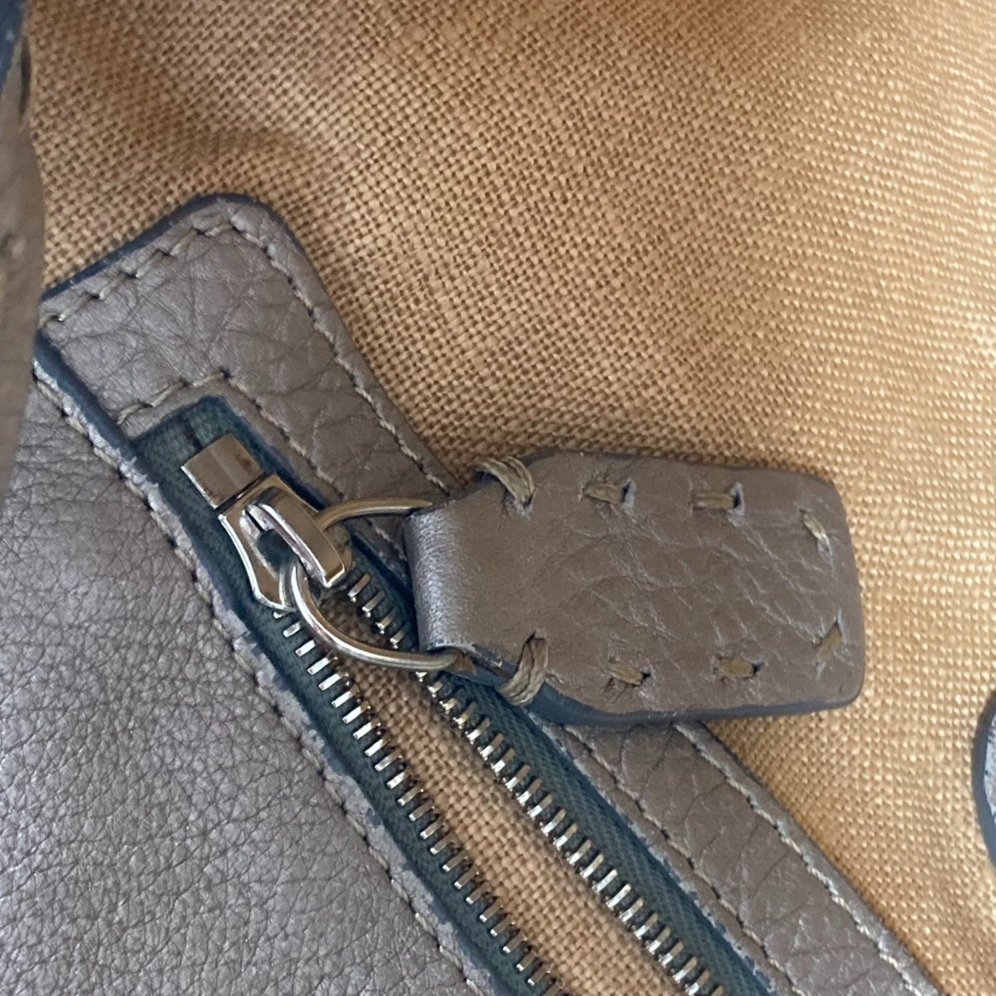 Fendi Gray Leather Shoulder Bag Tote Bag (Pre-Owned)