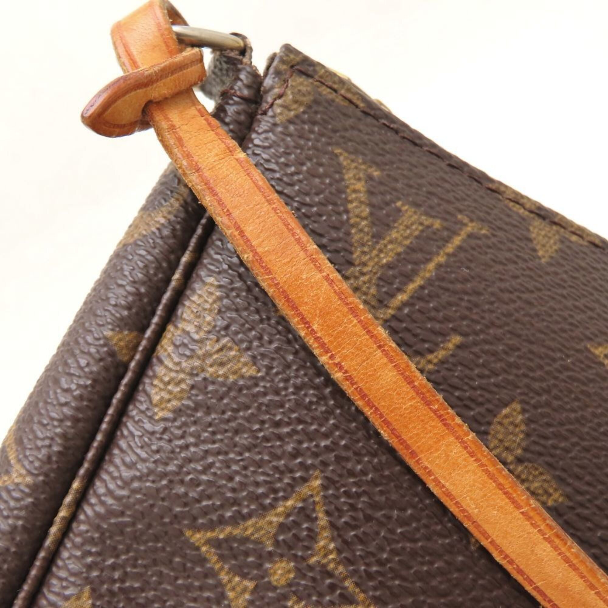 Louis Vuitton Brown Monogram Monogram Handbag Pochette (Pre-Owned)