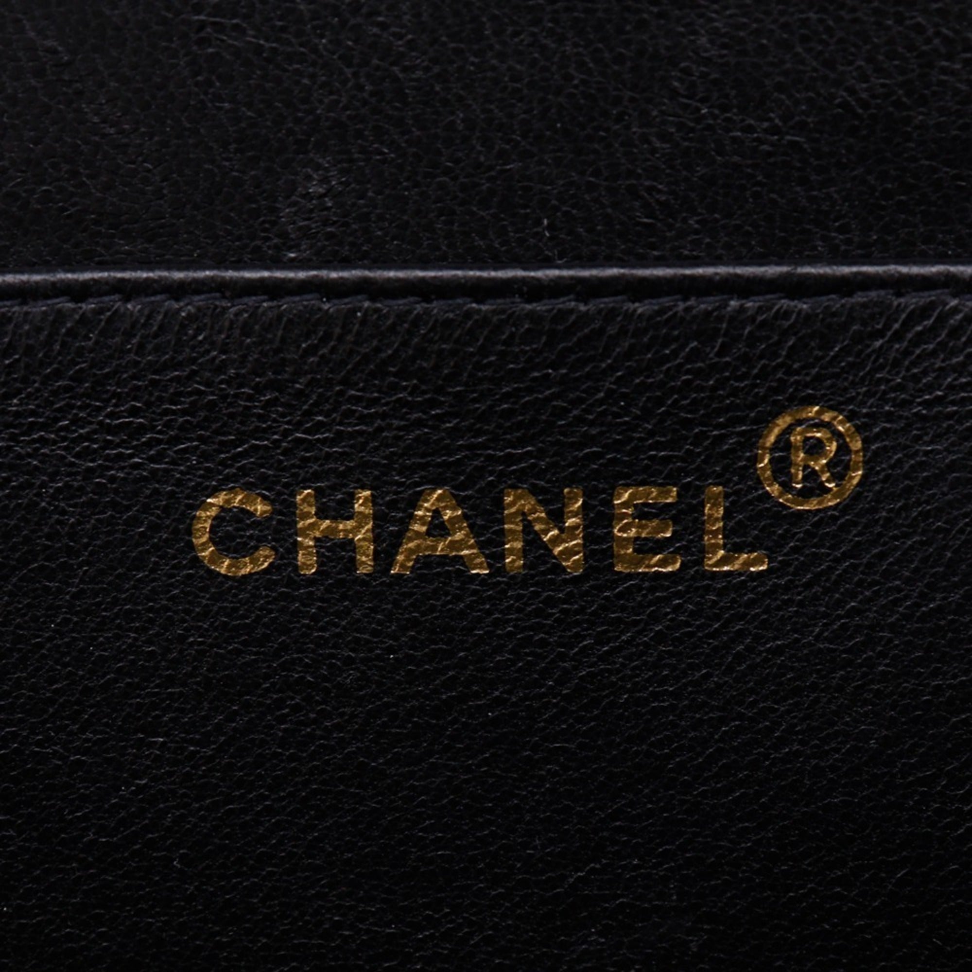 Chanel Black Patent Leather Leather Handbag (Pre-Owned)