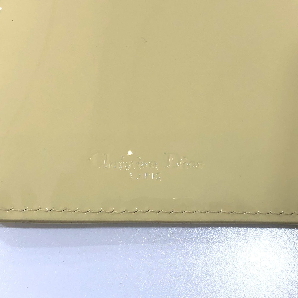 Christian Dior Beige Patent Leather Coin Purse/Coin Case (Pre-Owned)