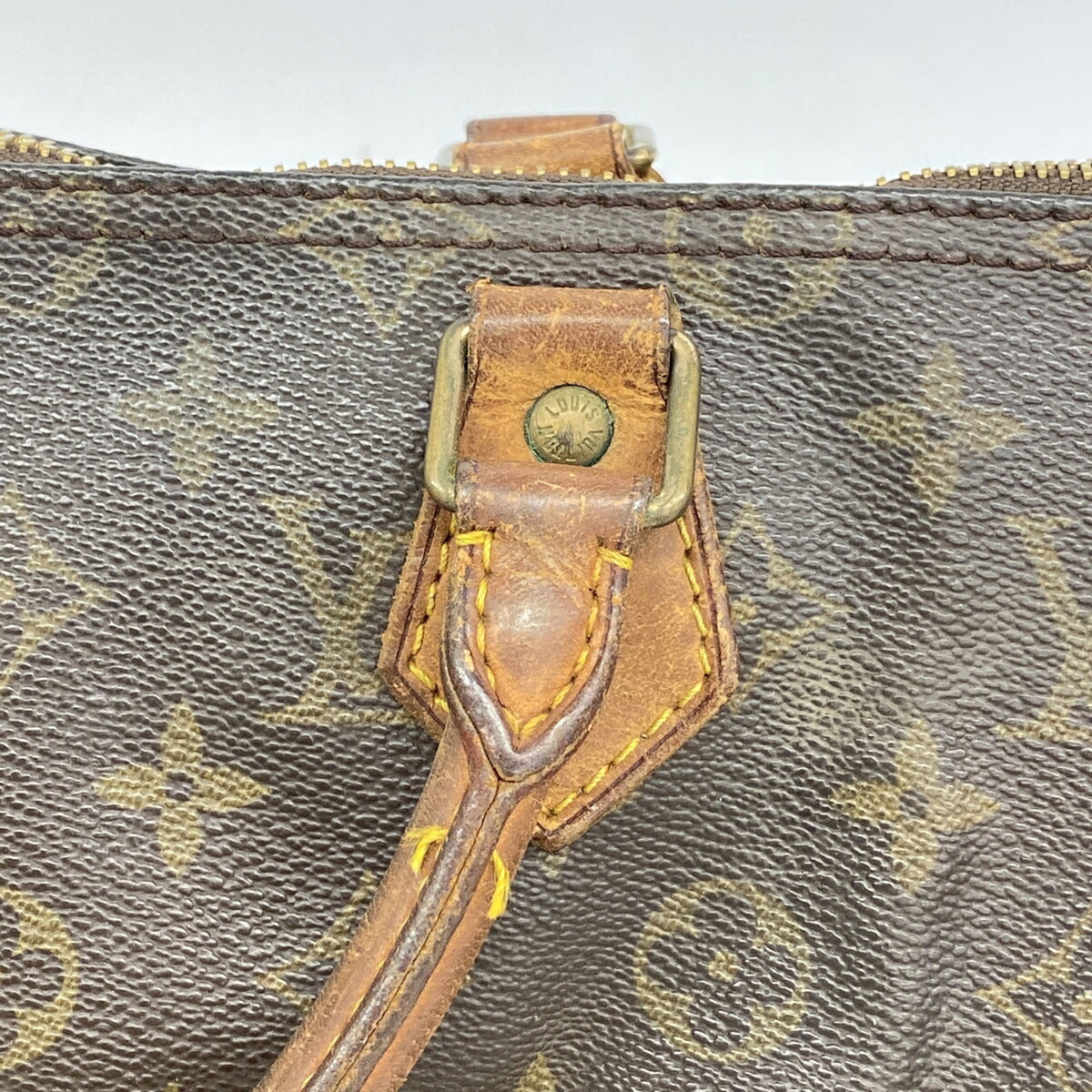 Louis Vuitton Brown Handbag (Pre-Owned)