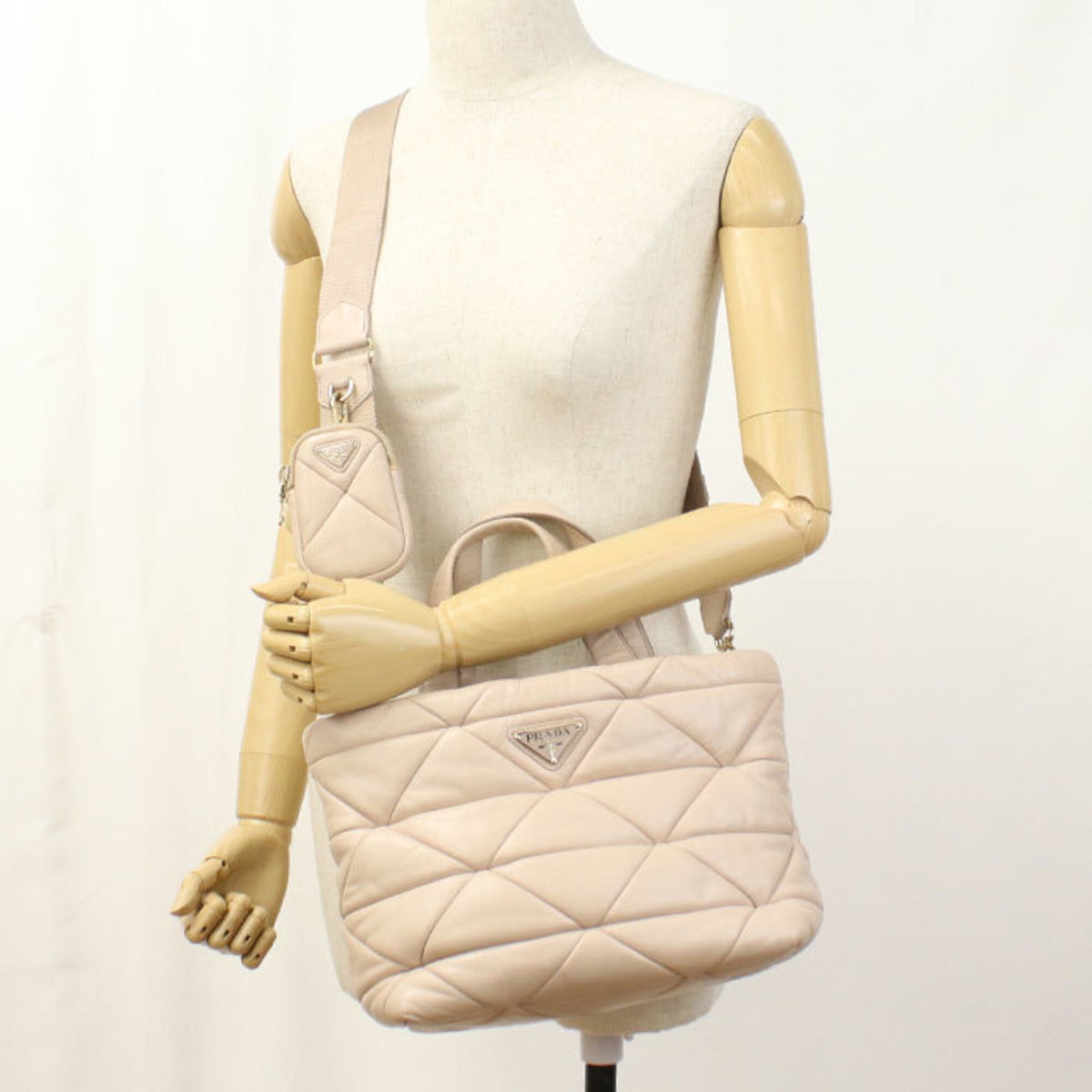 Prada Beige Leather Tote Bag (Pre-Owned)