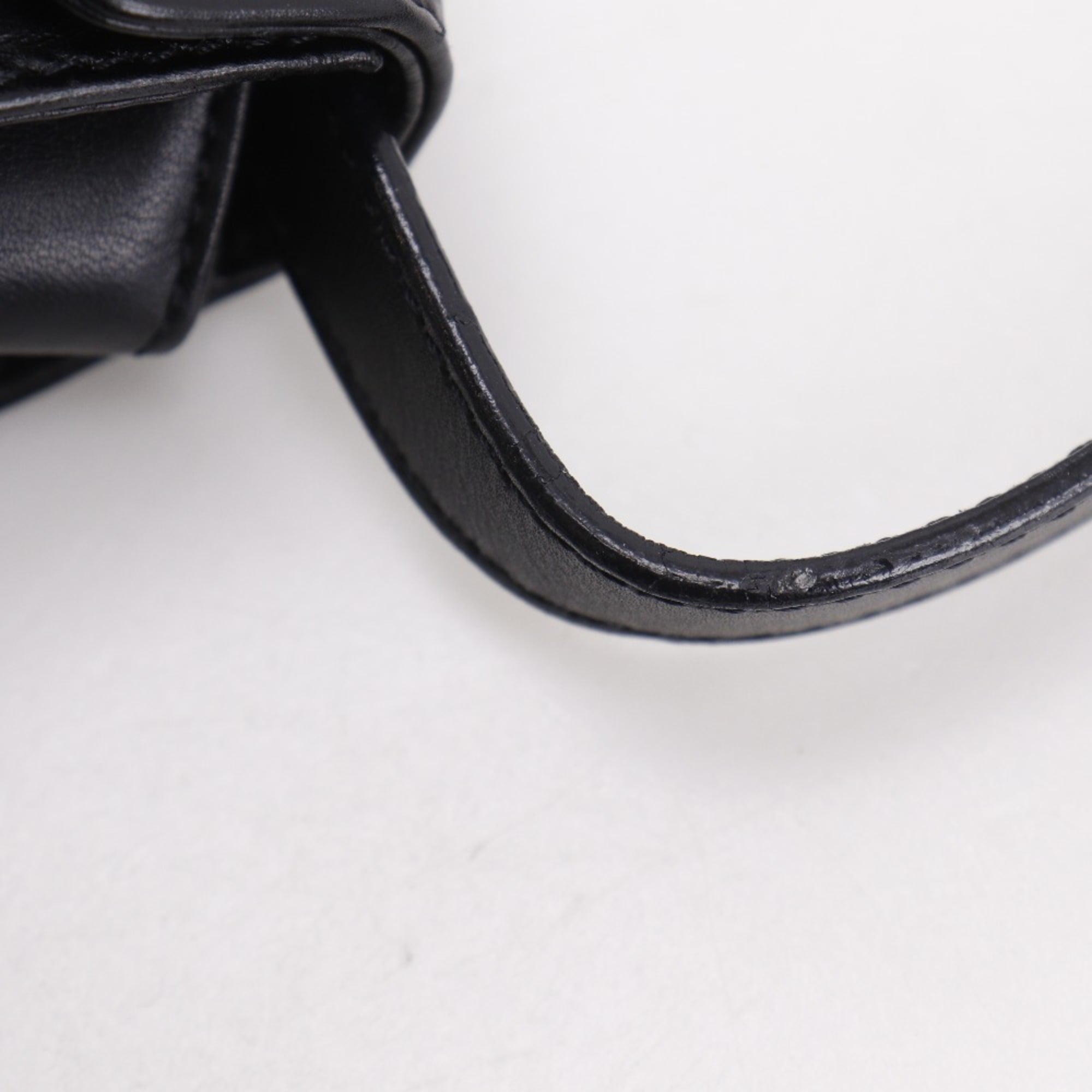 Salvatore Ferragamo Black Leather Pochette Shoulder Bag (Pre-Owned)