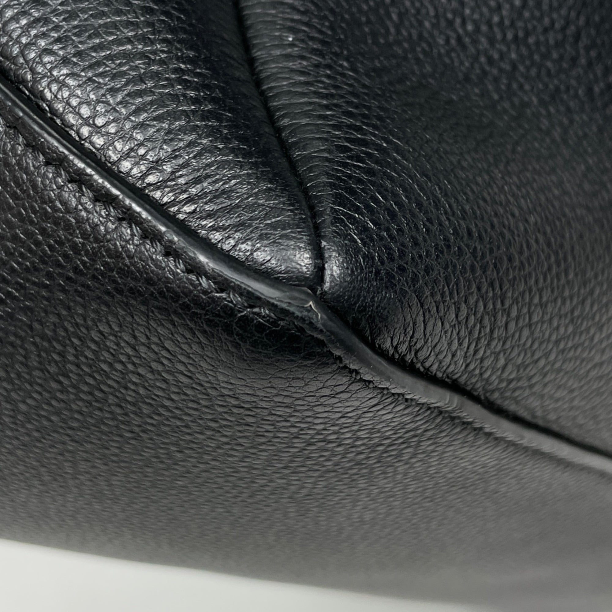 Fendi Black Leather Handbag (Pre-Owned)