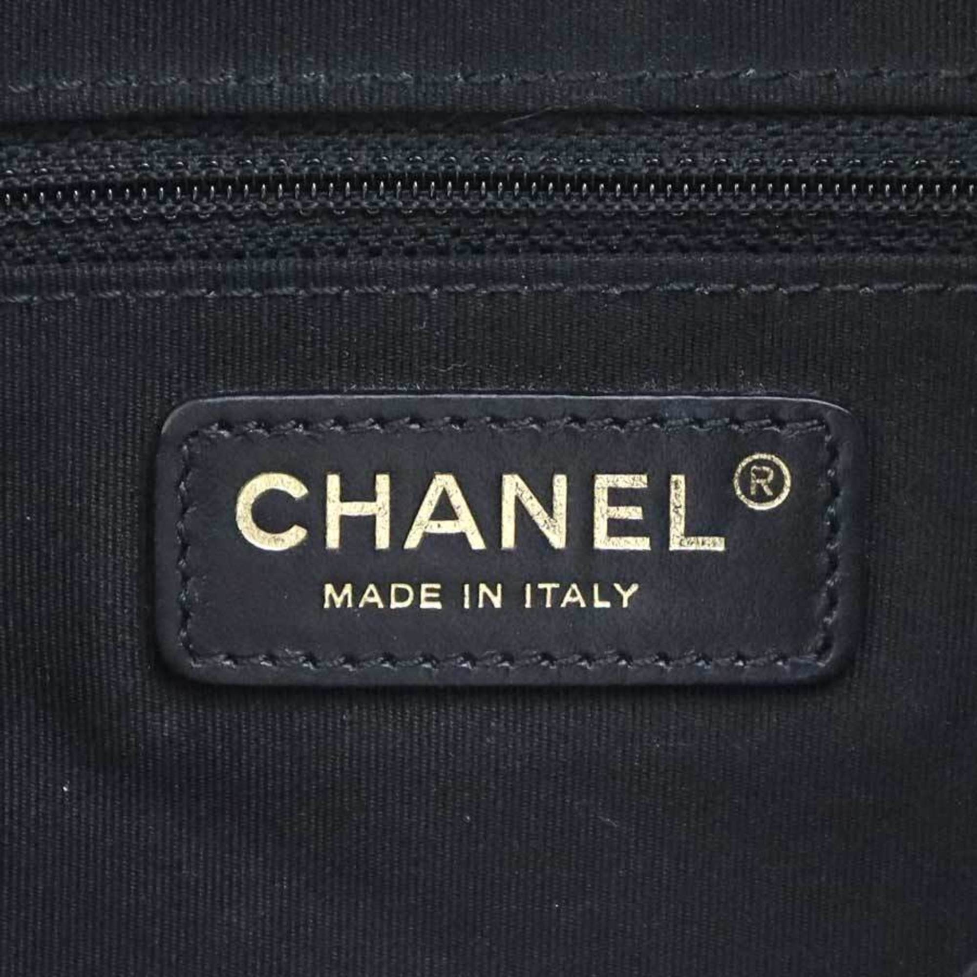 Chanel Black Leather Handbag Shoulder Bag (Pre-Owned)