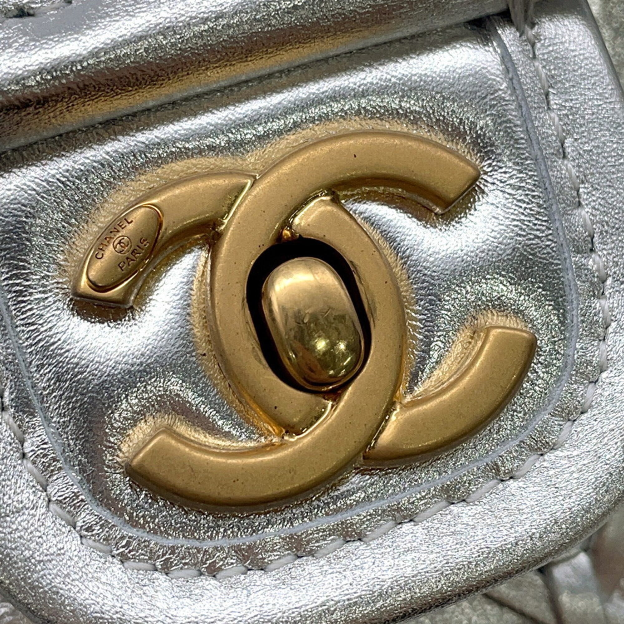 Chanel Metallic Silver Leather Handbag Shoulder Bag (Pre-Owned)