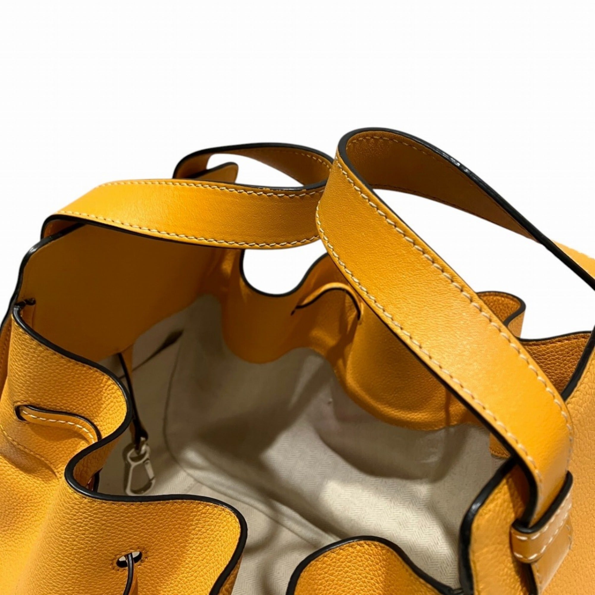 Loewe Orange Leather Handbag (Pre-Owned)