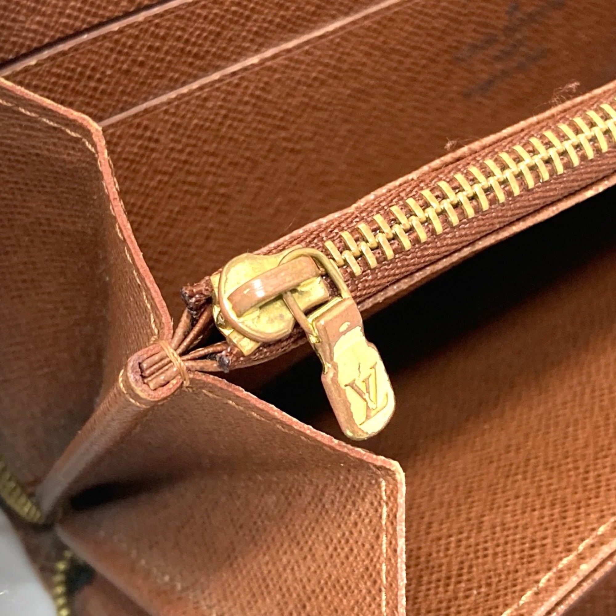 Louis Vuitton Brown Other Long Wallet (Bi-Fold) (Pre-Owned)