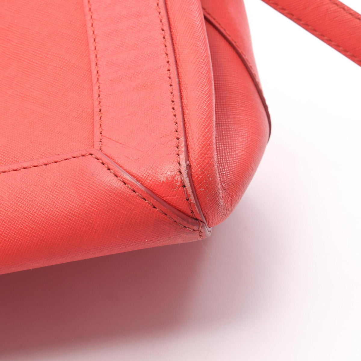Mcm Red Color Leather Handbag Tote Bag (Pre-Owned)