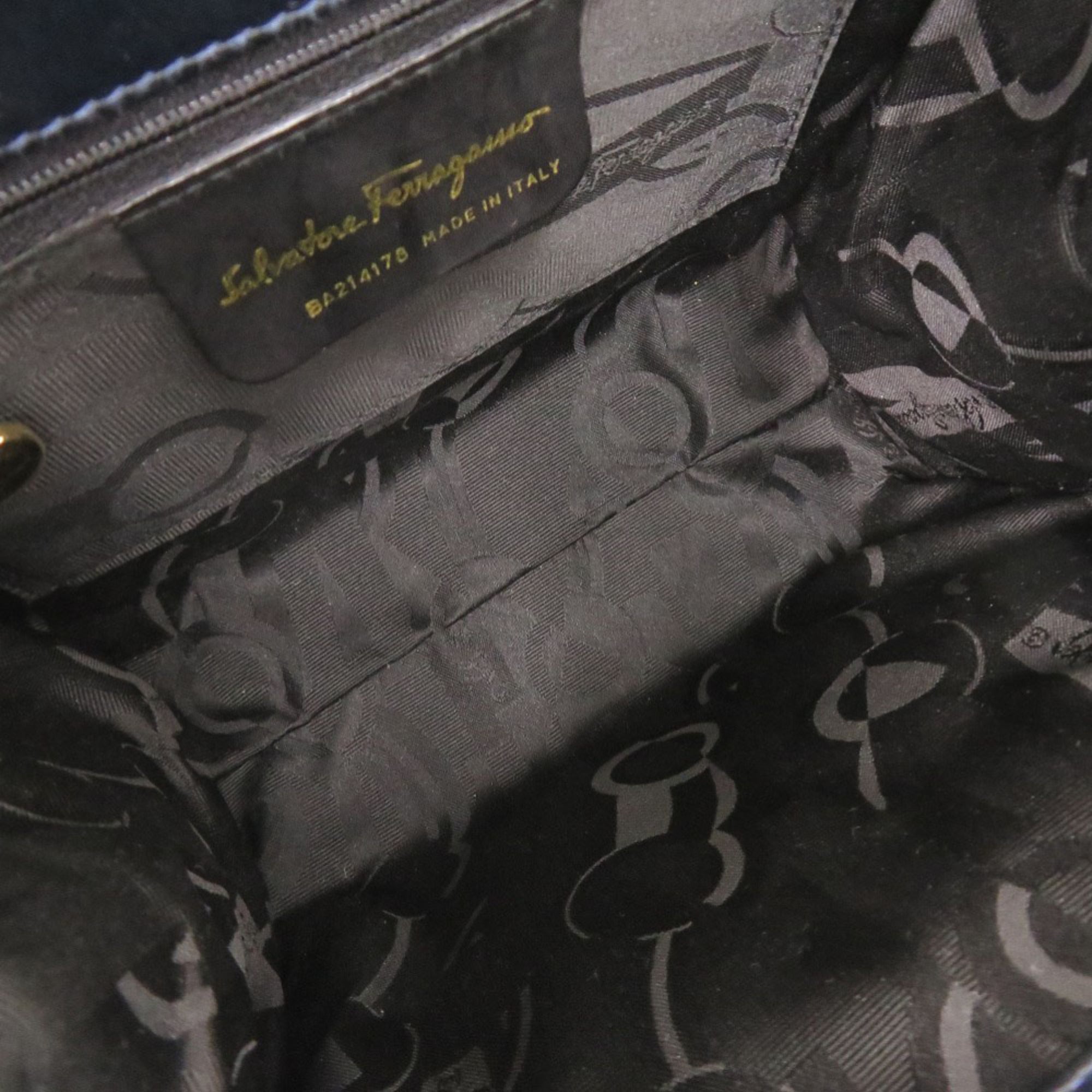 Salvatore Ferragamo Navy Leather Handbag Shoulder Bag (Pre-Owned)