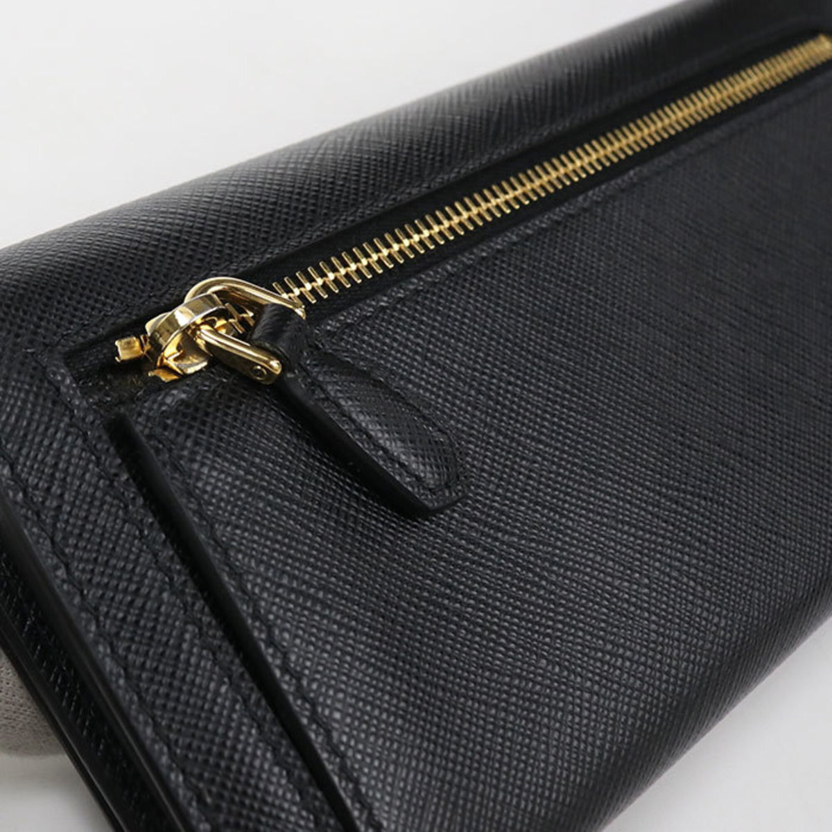 Prada Black Leather Long Wallet (Bi-Fold) (Pre-Owned)