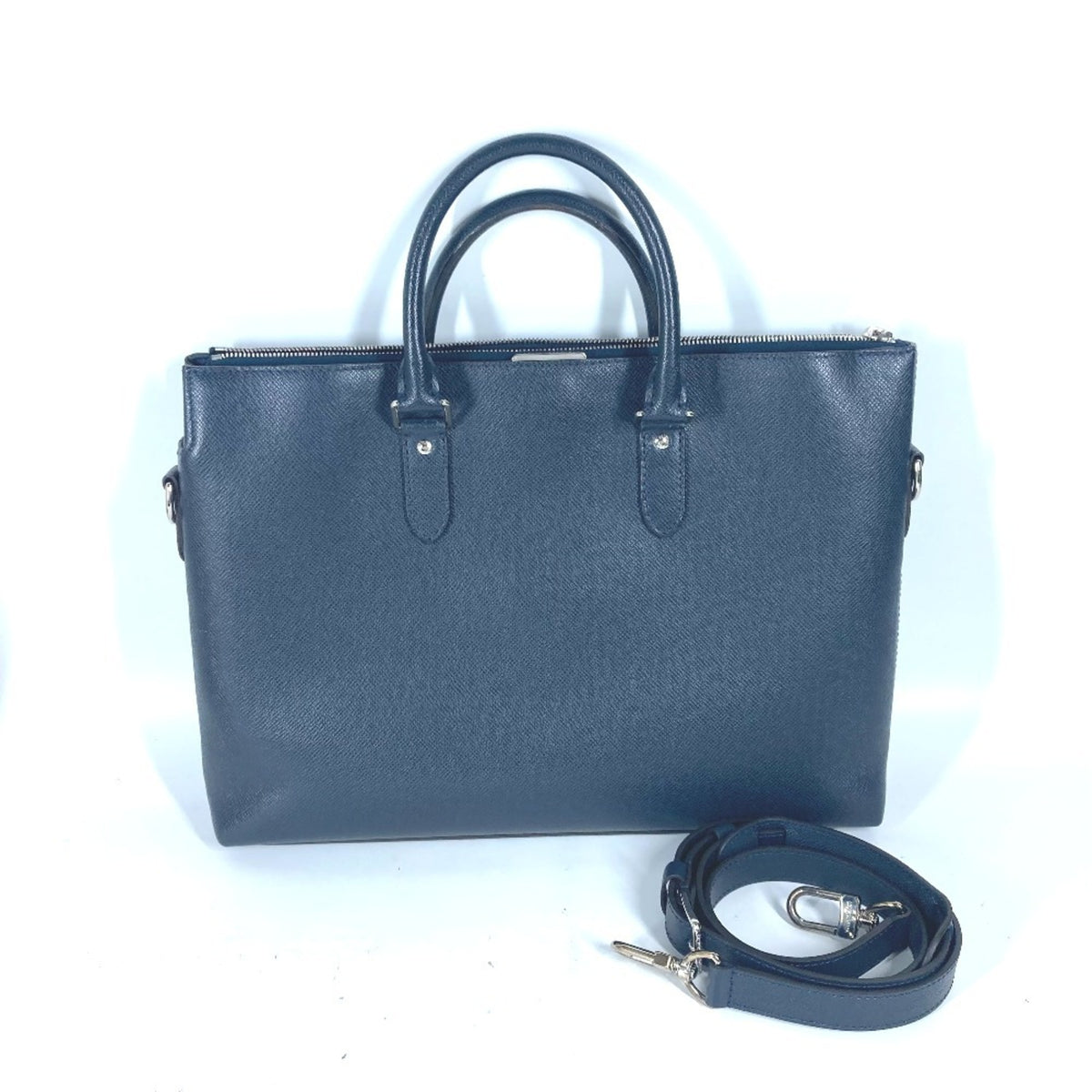 Louis Vuitton Navy Taiga Leather Shoulder Bag (Pre-Owned)