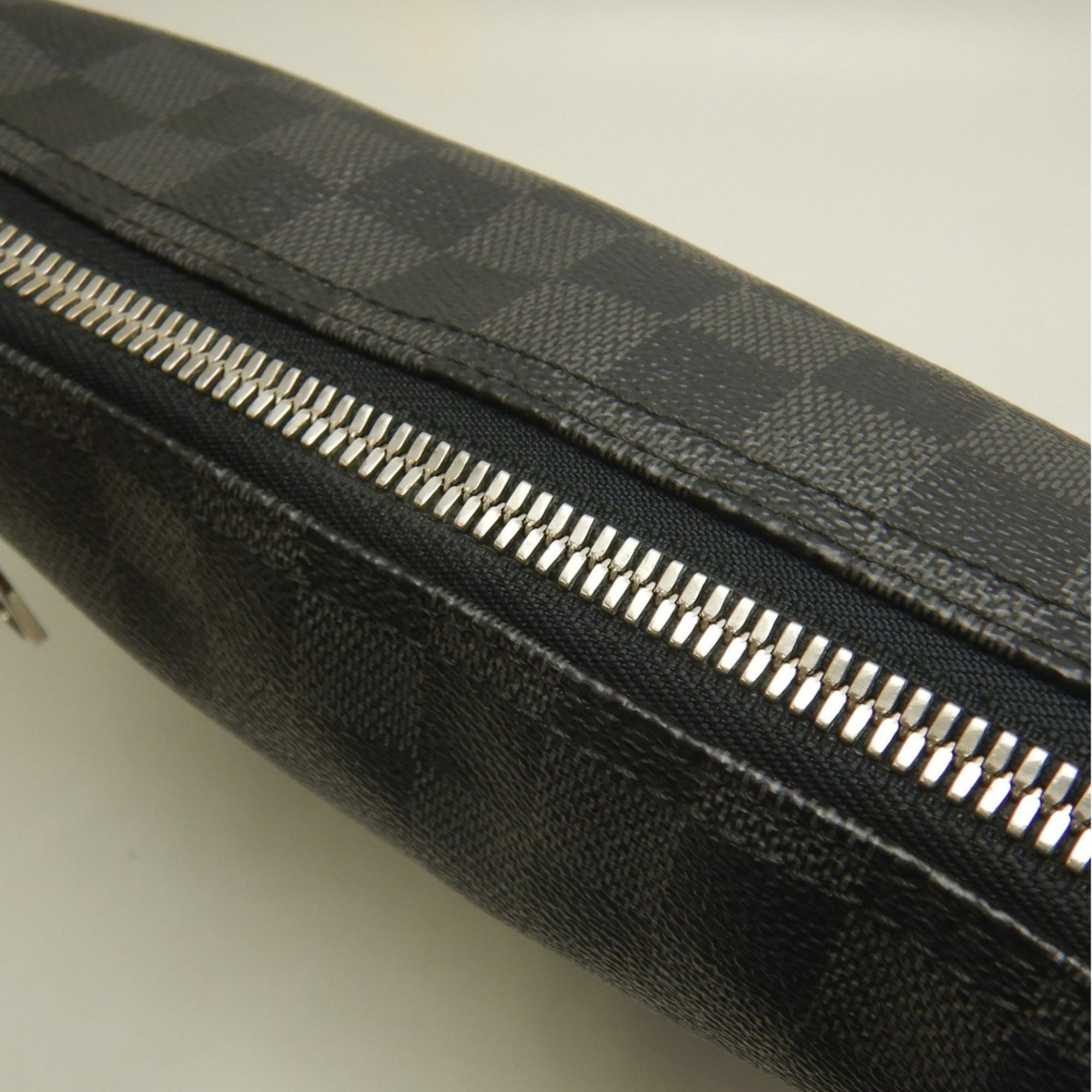 Louis Vuitton Noir Damier Canvas Shoulder Bag (Pre-Owned)