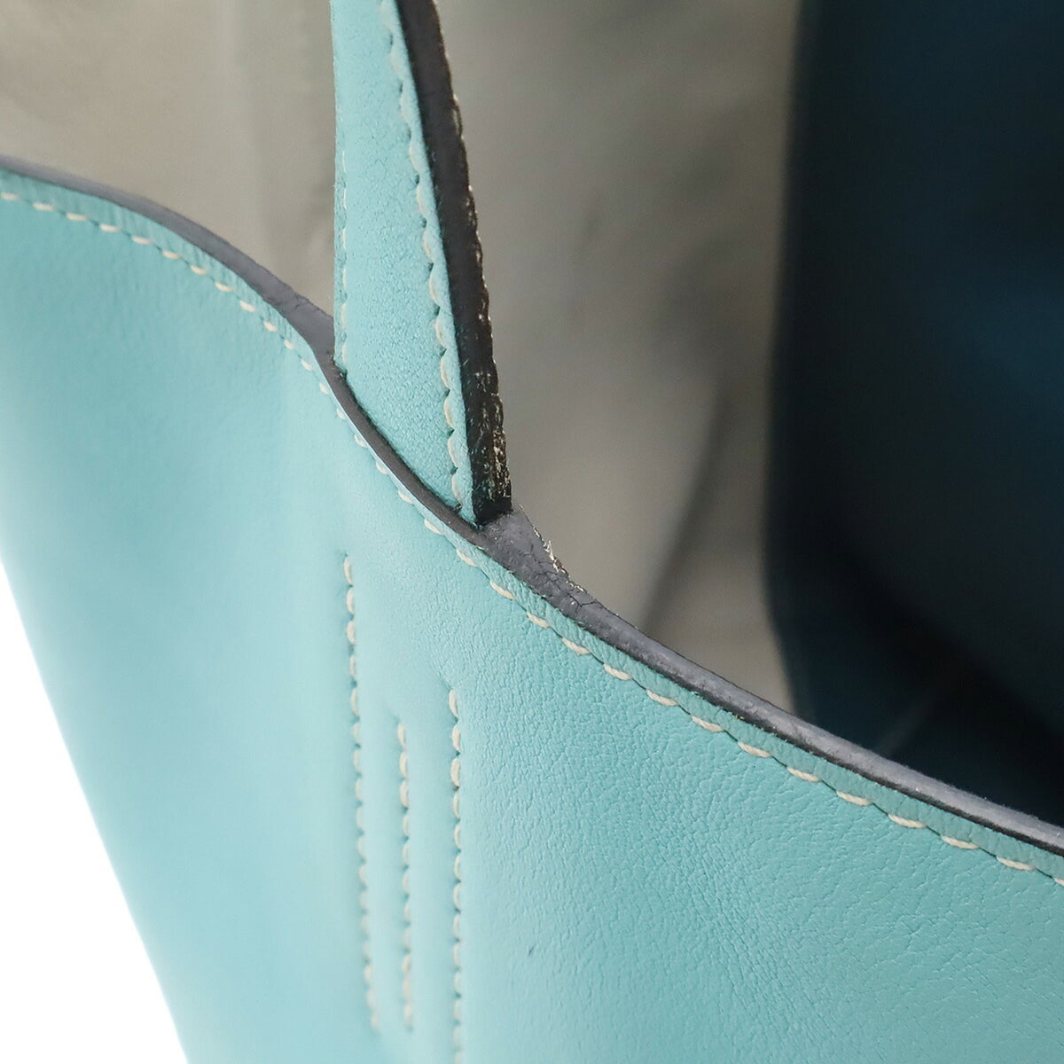 Hermes Blue Leather Tote Bag (Pre-Owned)