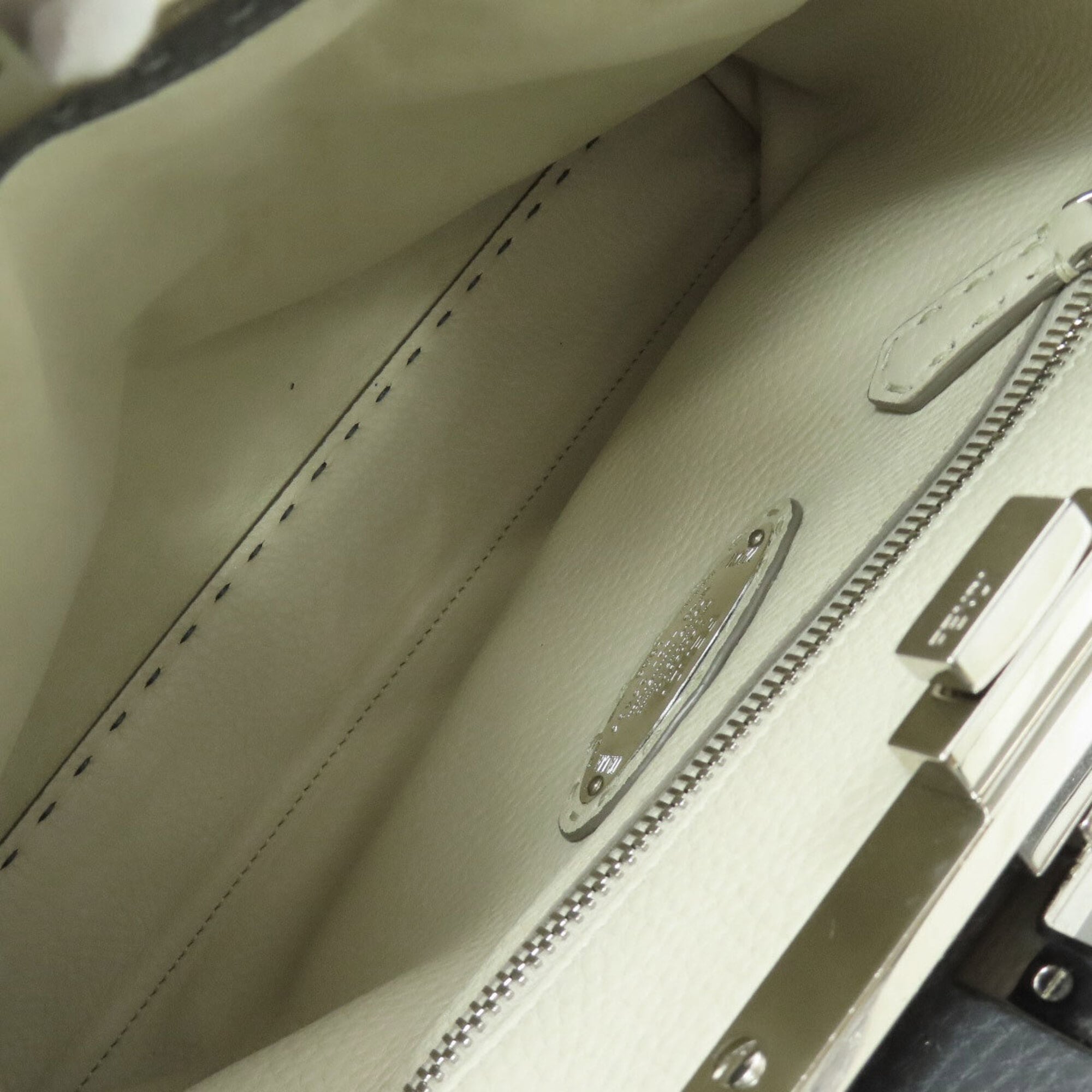 Fendi Peekaboo Gray Leather Handbag (Pre-Owned)