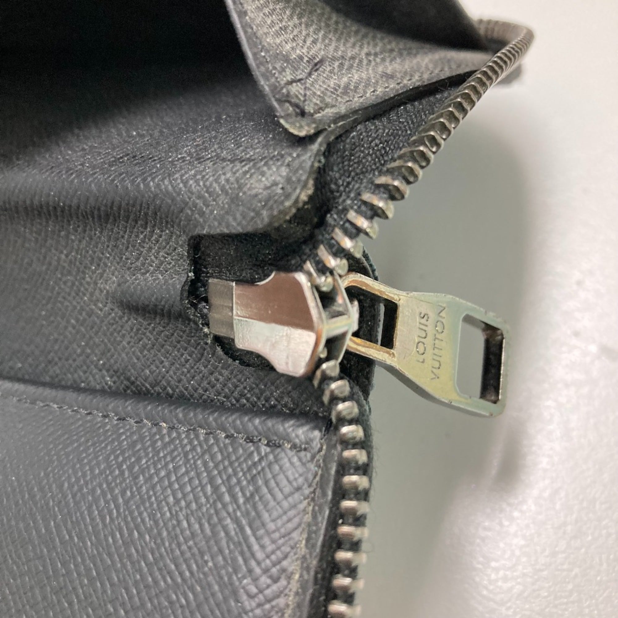 Louis Vuitton Black Monogram Eclipse Long Wallet (Bi-Fold) (Pre-Owned)