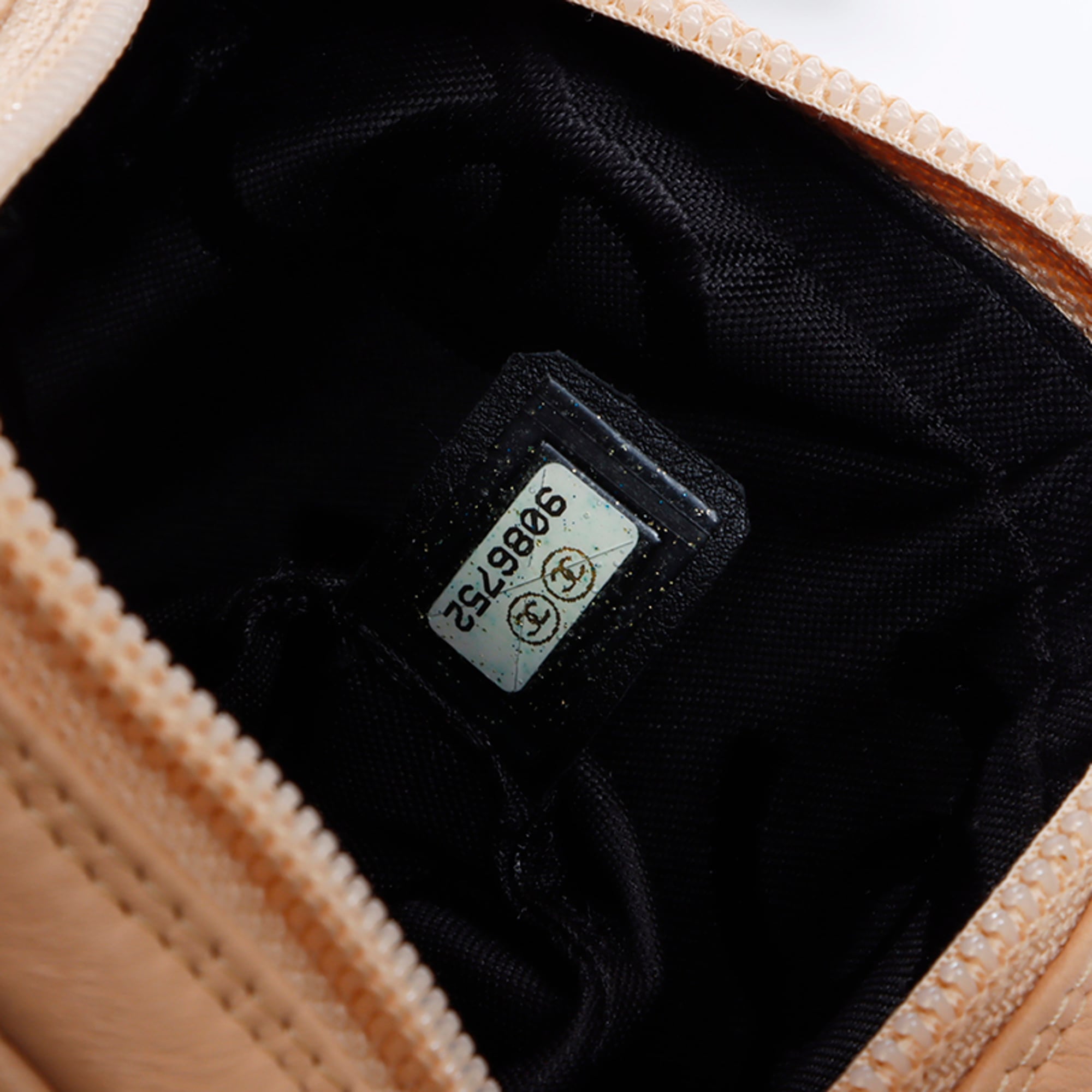 Chanel Beige Shoulder Bag (Pre-Owned)