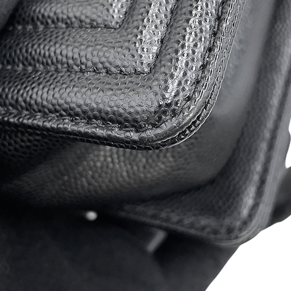 Chanel Black Grained Calfskin Shoulder Bag (Pre-Owned)