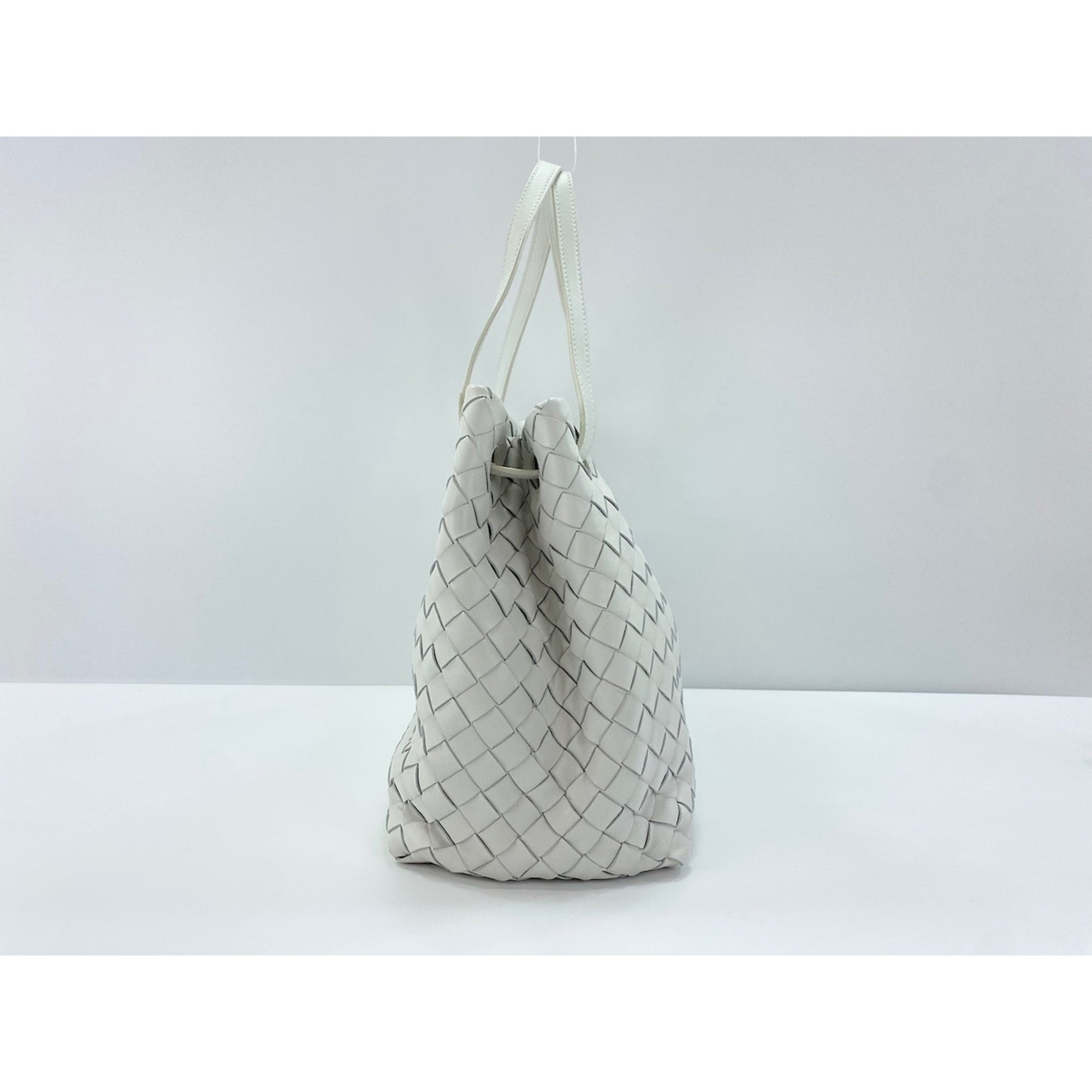 Bottega Veneta Intrecciato White Intrecciato Tote Bag (Pre-Owned)