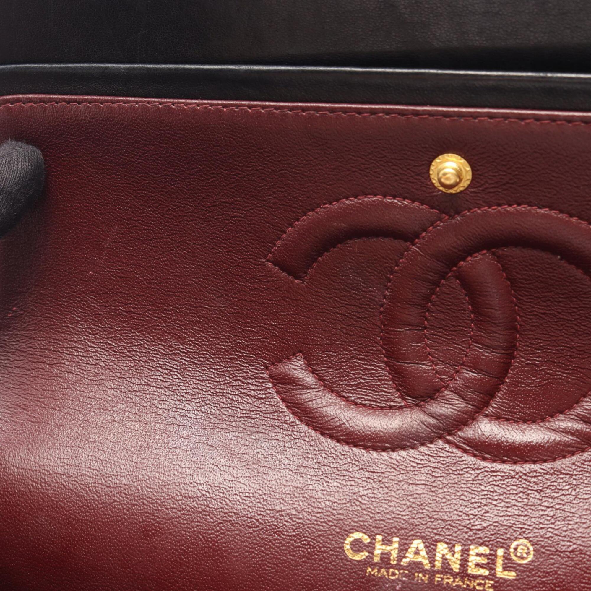 Chanel Black Leather Handbag Shoulder Bag (Pre-Owned)