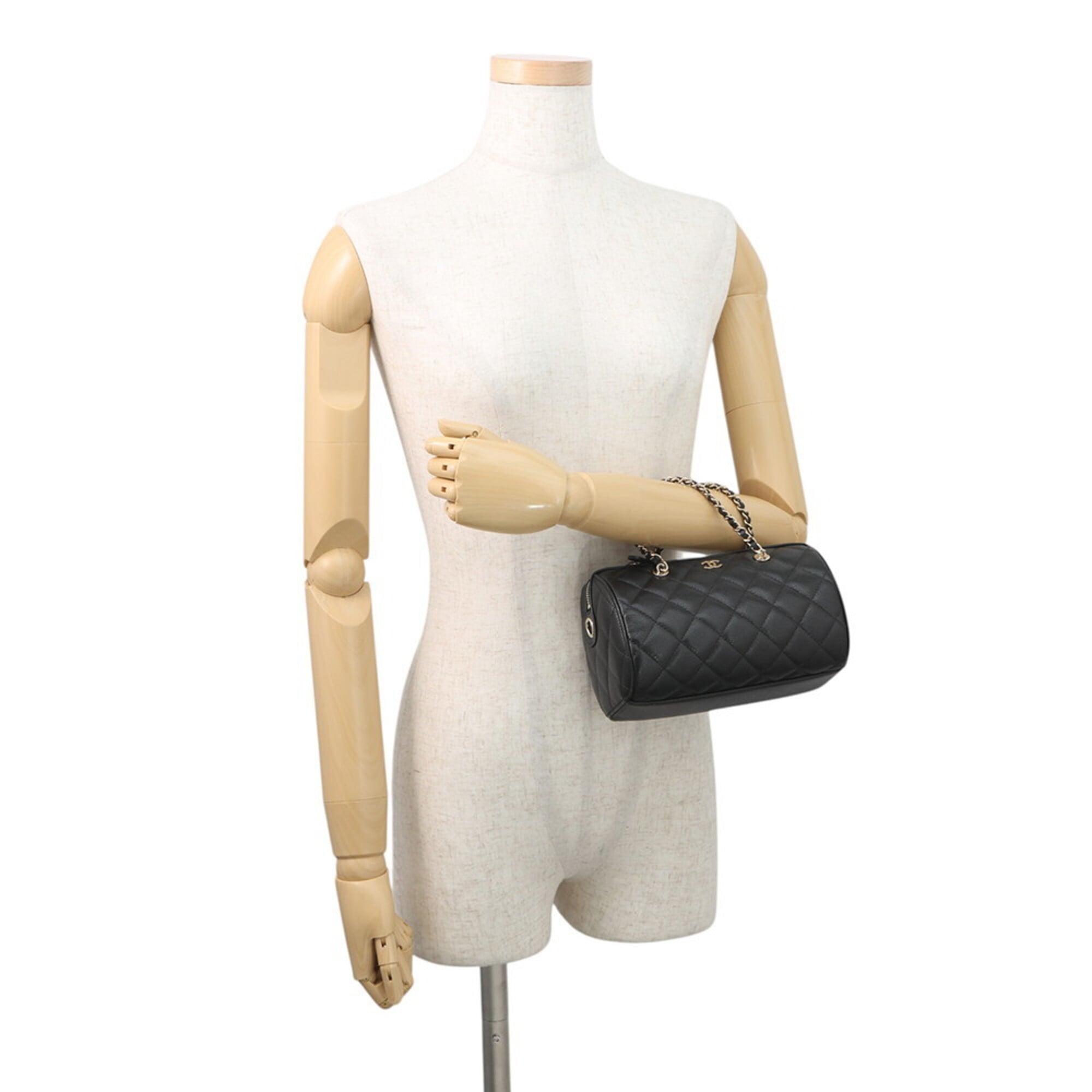 Chanel Black Grained Calfskin Handbag Shoulder Bag (Pre-Owned)