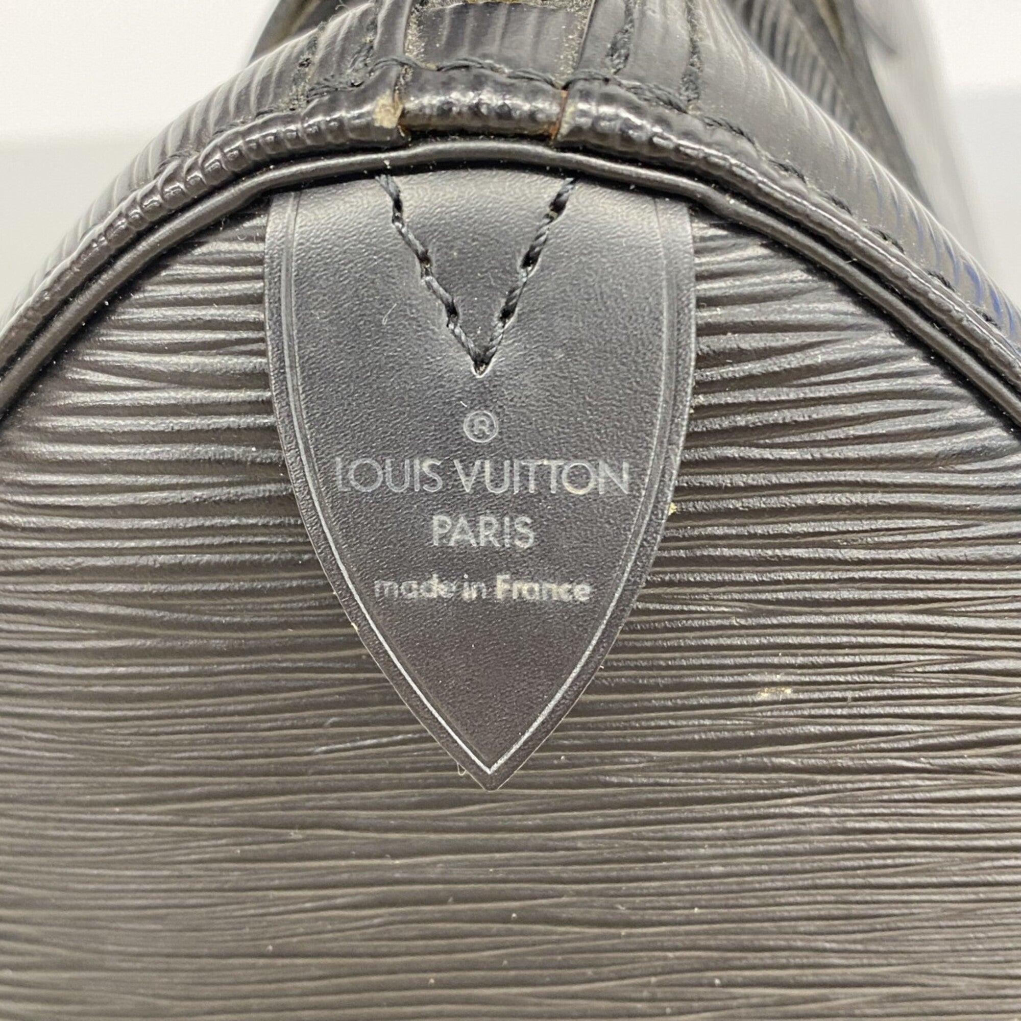 Louis Vuitton Noir Handbag (Pre-Owned)