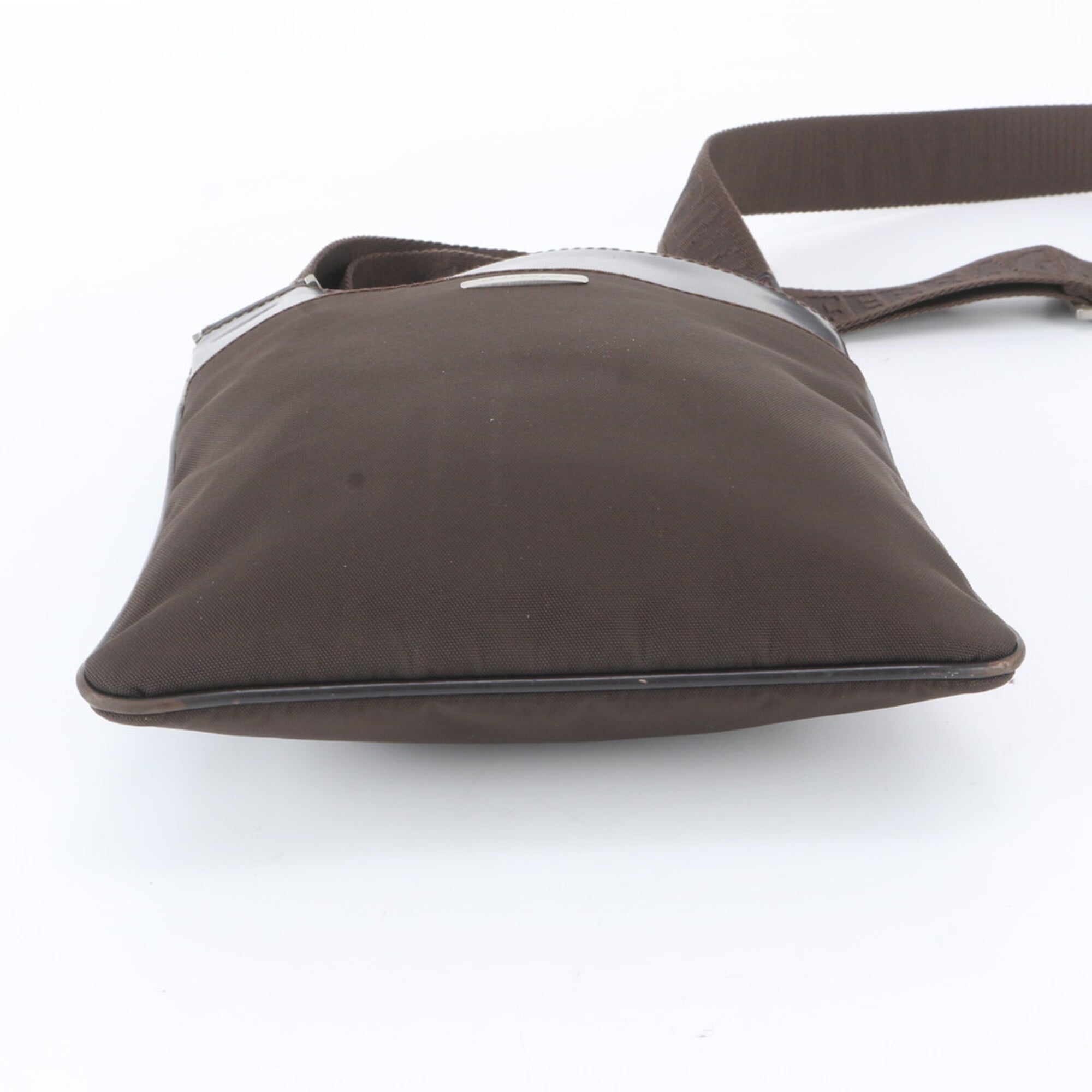 Salvatore Ferragamo Brown Leather Nylon Messenger Bag Shoulder Bag (Pre-Owned)
