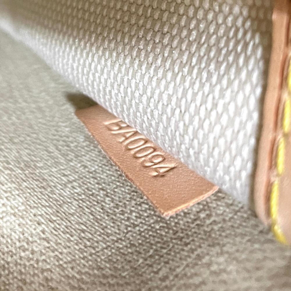 Louis Vuitton Brown Monogram Canvas Handbag (Pre-Owned)